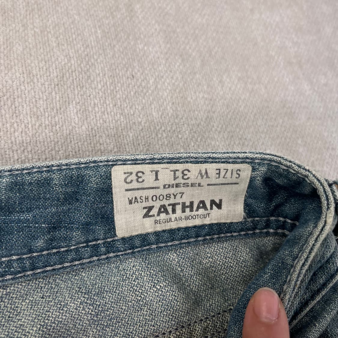 28 디젤 자탄 워싱 부츠컷 데님 팬츠 상품이미지3