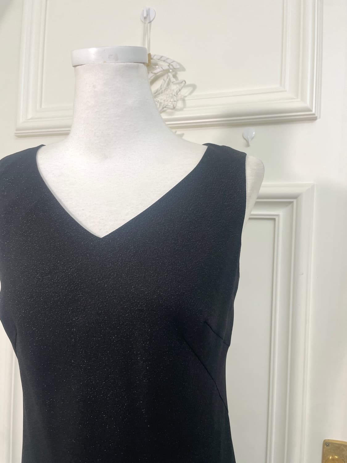 black v-neck ruffle glitter lining opc s 상품이미지7