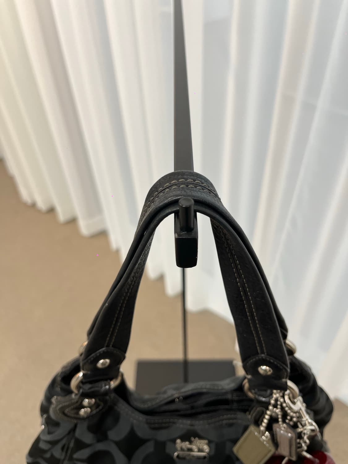 Coach Black Logo Shoulder Bag 상품이미지9