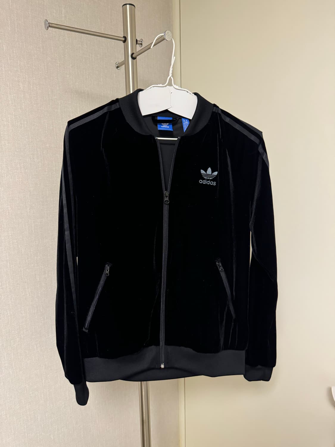 아디다스 벨벳 트랙수트 / 트레이닝복 세트 상품이미지1