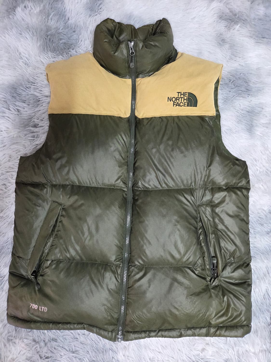 노스페이스 700 LTD 패딩 베스트 카키/베이지 상품이미지1