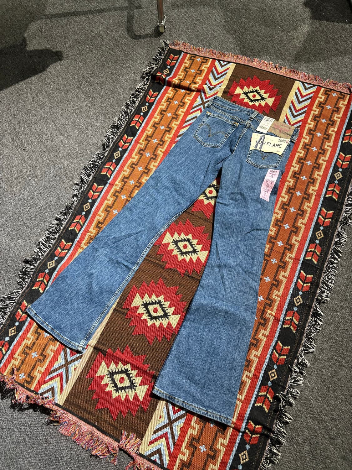 리바이스 519 로우 플레어핏 데님팬츠 상품이미지1