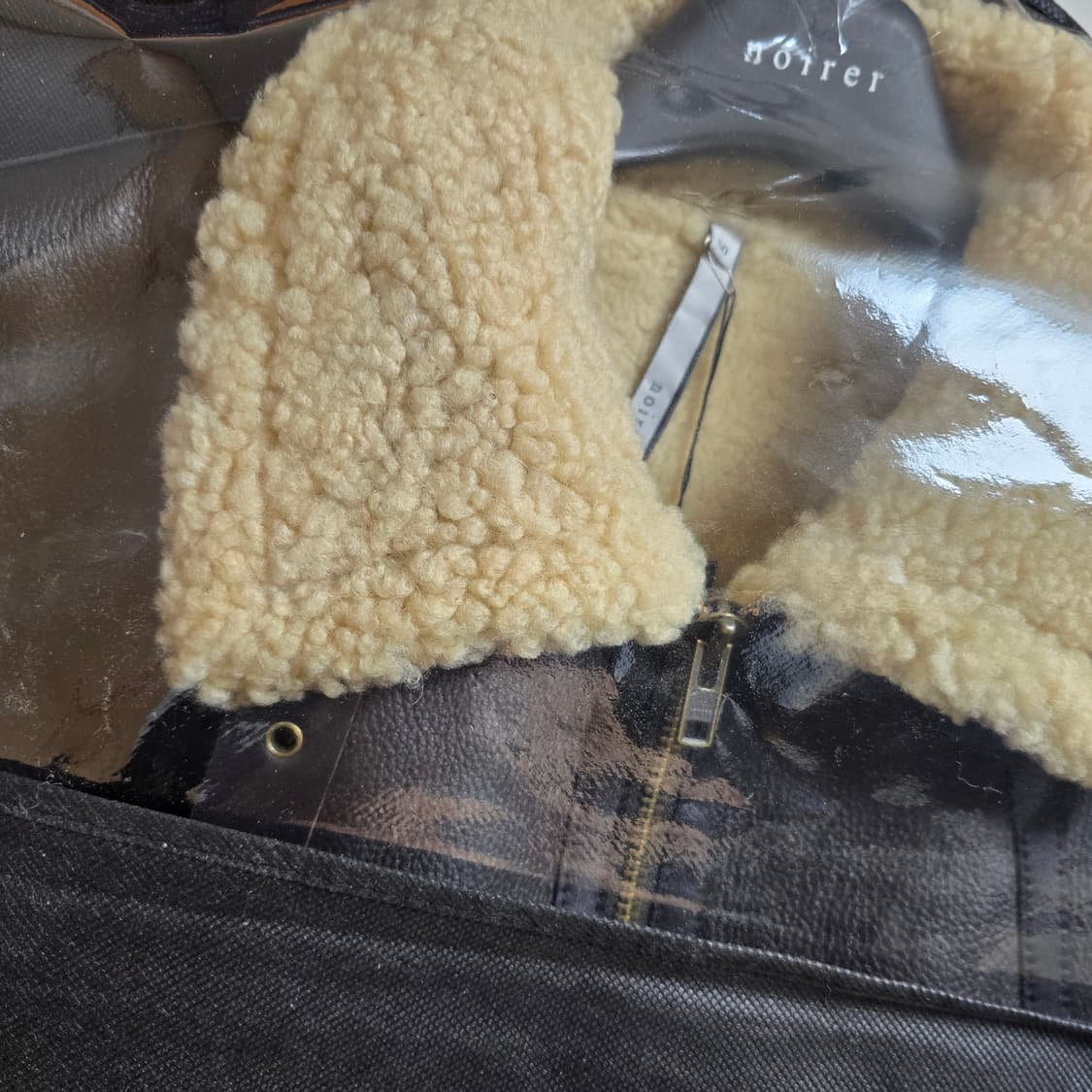 노이어 무스탕 50, 52사이즈 판매해요 상품이미지3