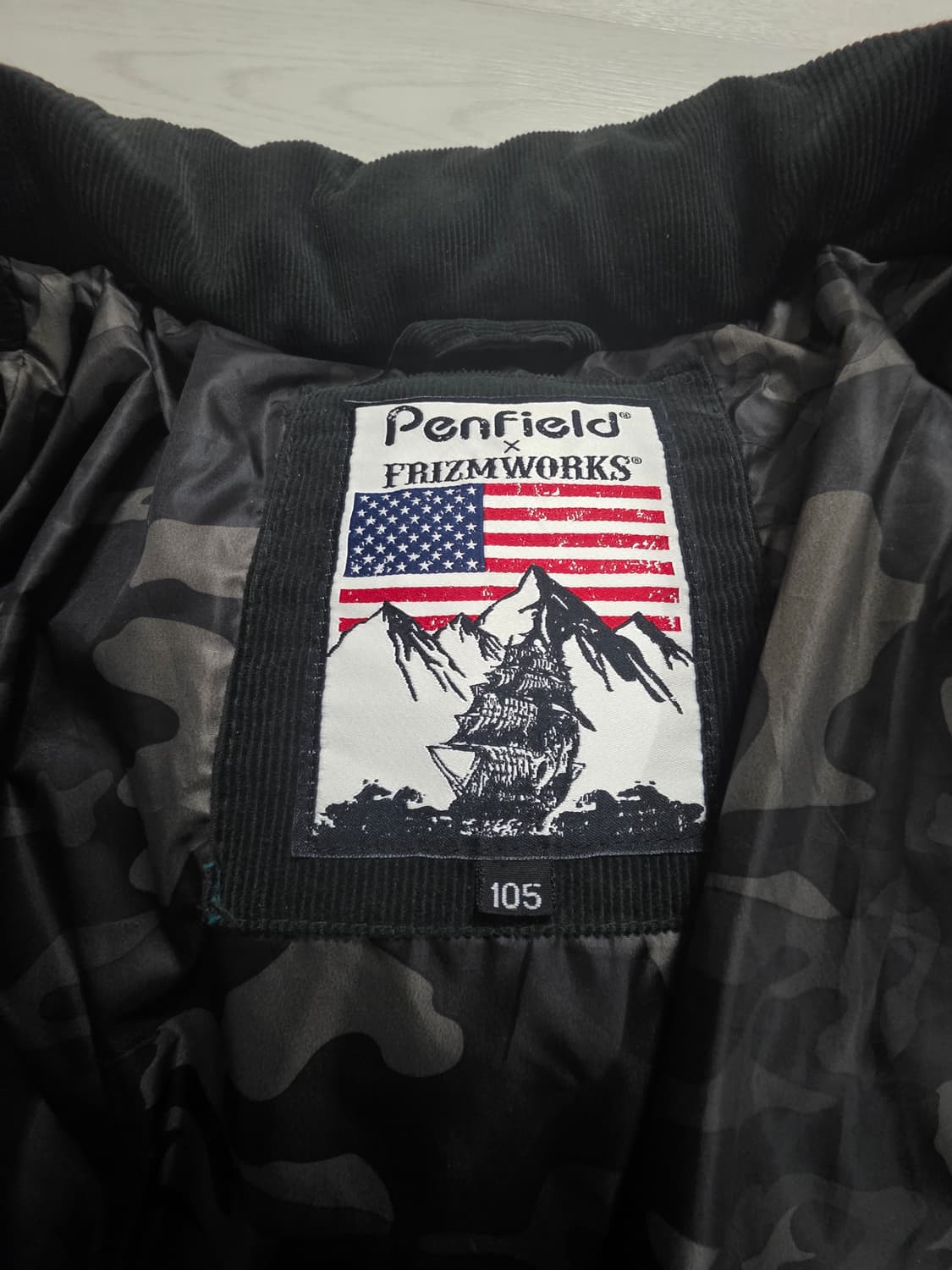 펜필드x프리즘웍스 콜라보 코듀로이

덕다운 패딩 105사이즈 상품이미지3