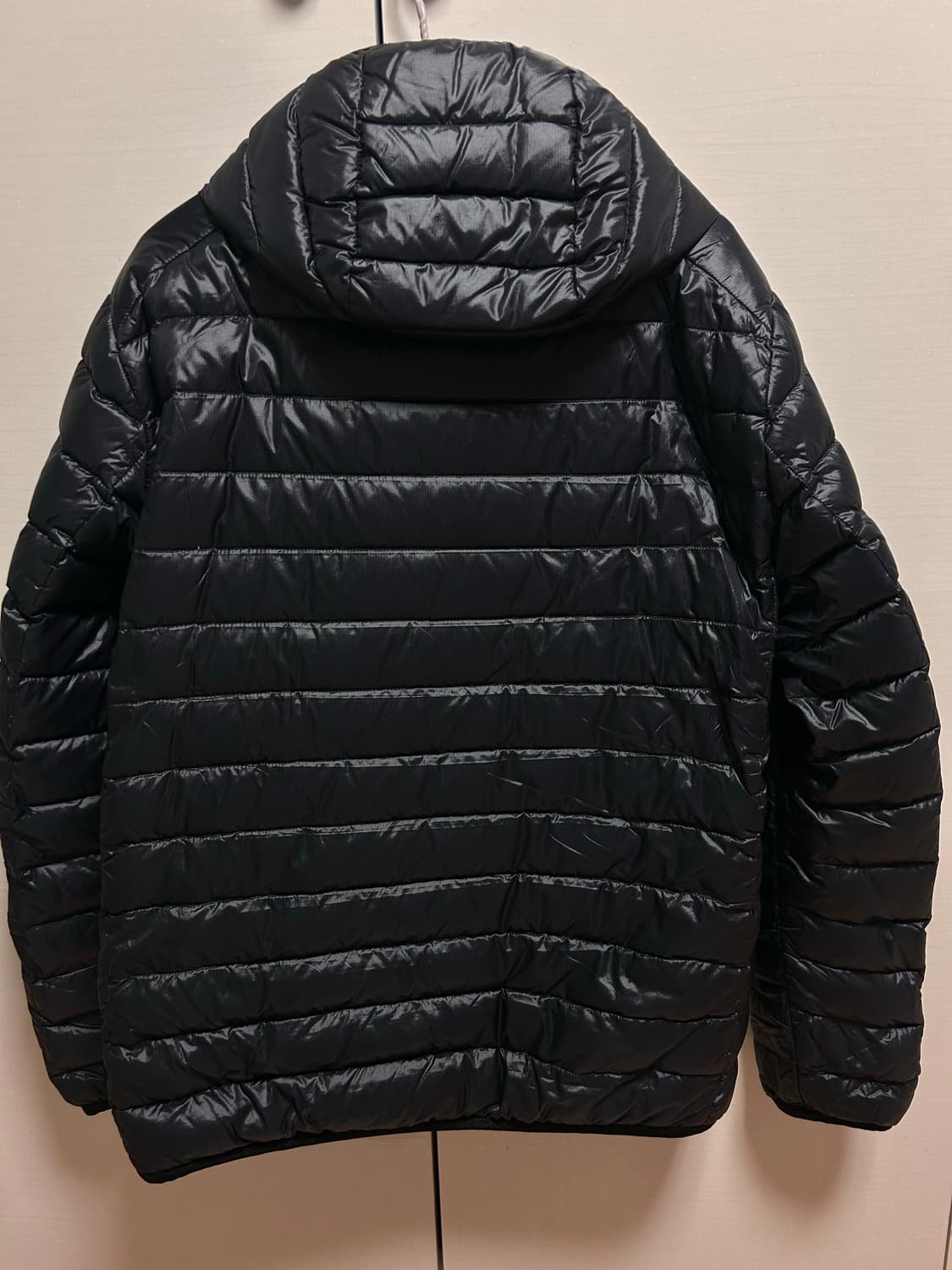 유니클로 블랙 후드 경량패딩 L 상품이미지3