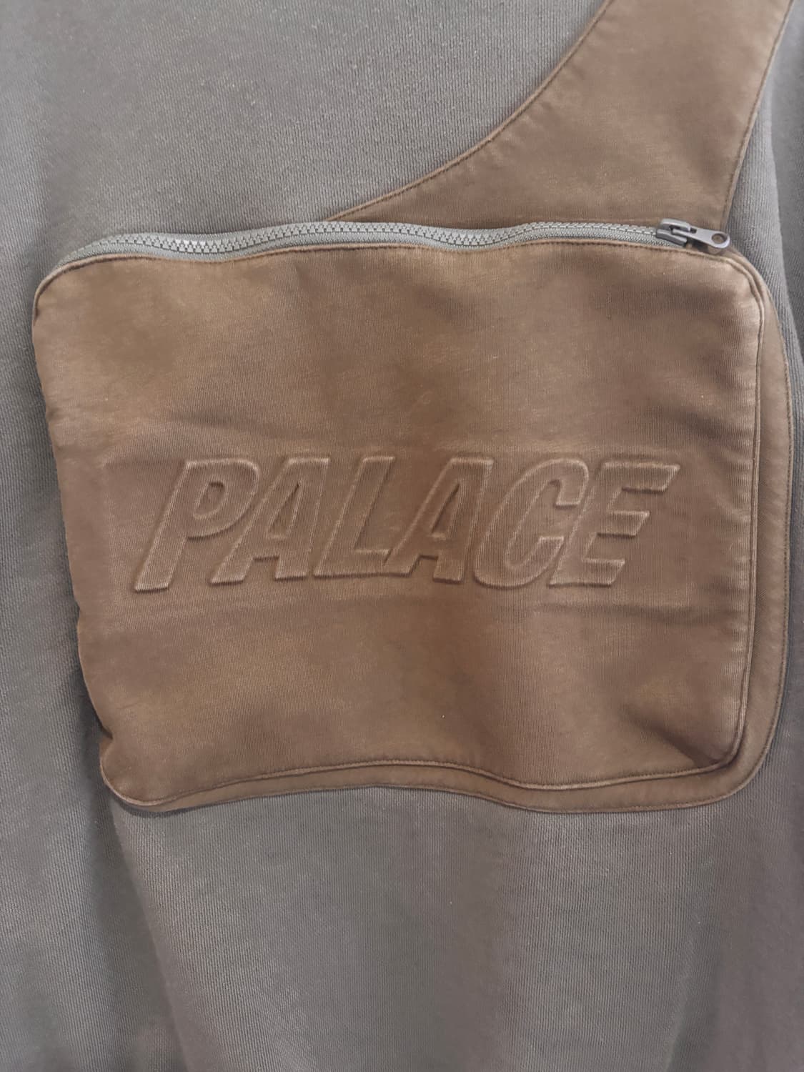 Palace bag crewneck 상품이미지2