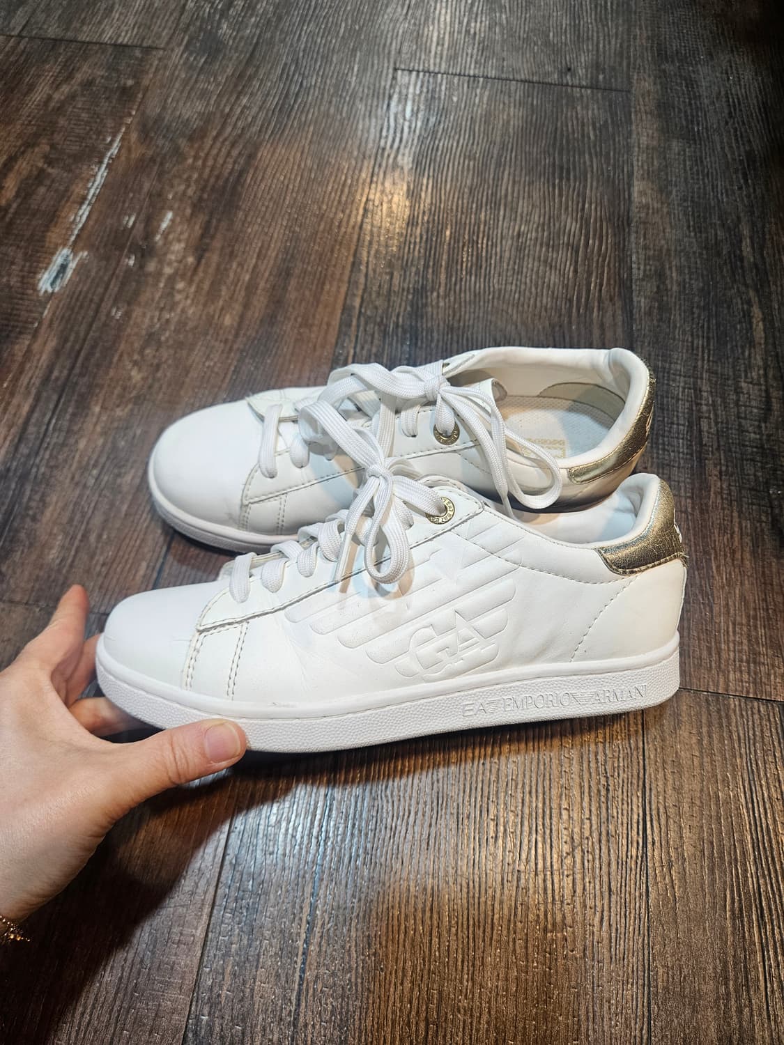 엠포리오 아르마니 EA7 화이트 레더 스니커즈 상품이미지1