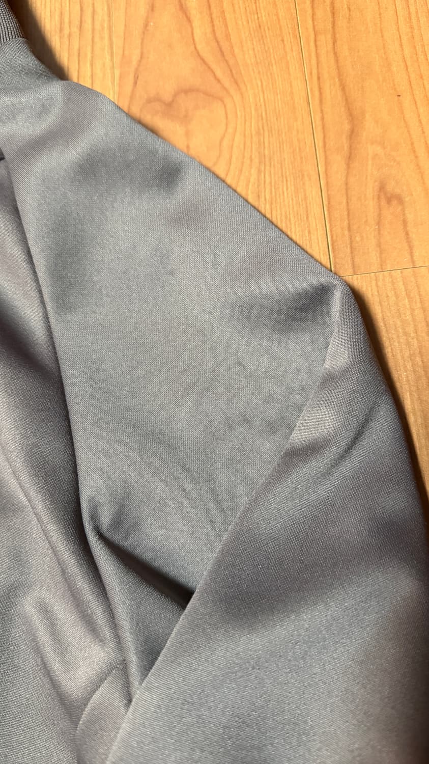 산산기어 22fw 트랙자켓 브라운 3사이즈 판매합니다.  상품이미지4