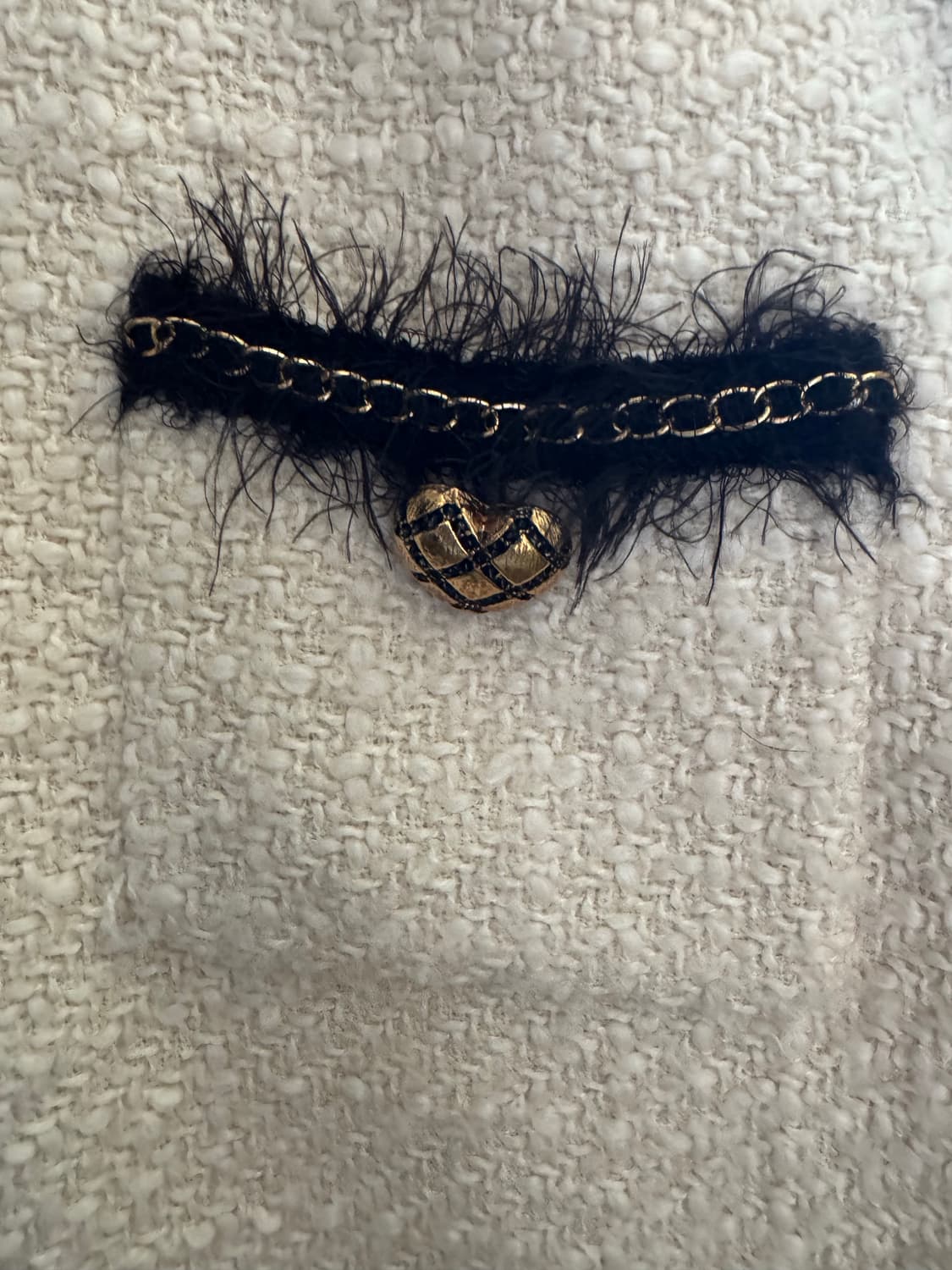 더센토르 오버사이즈 트위드 퀄팅 자켓 하트 금장 단추 아이보리 상품이미지5