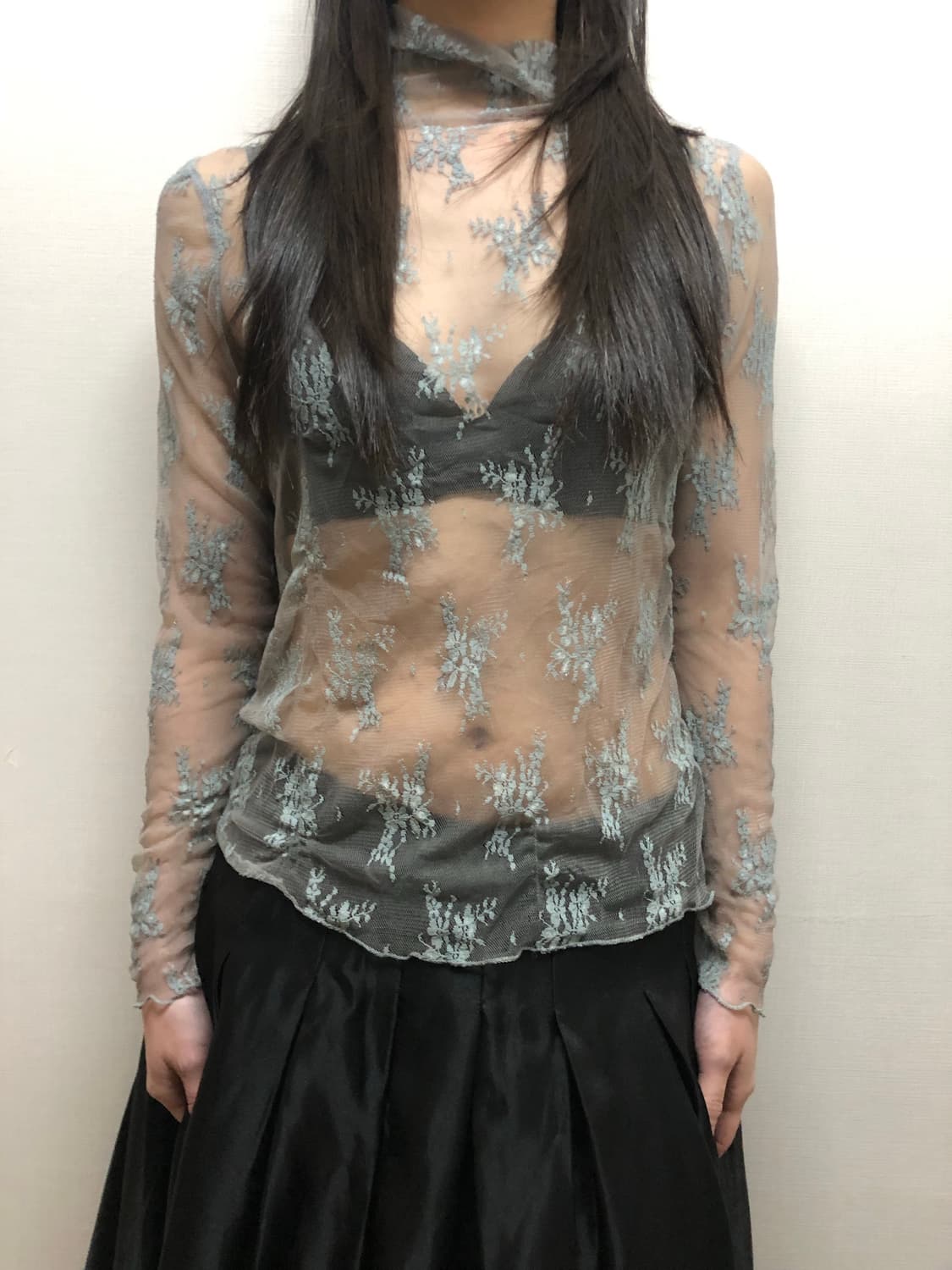 빈티지 그레이 레이스 시스루 탑 상품이미지1