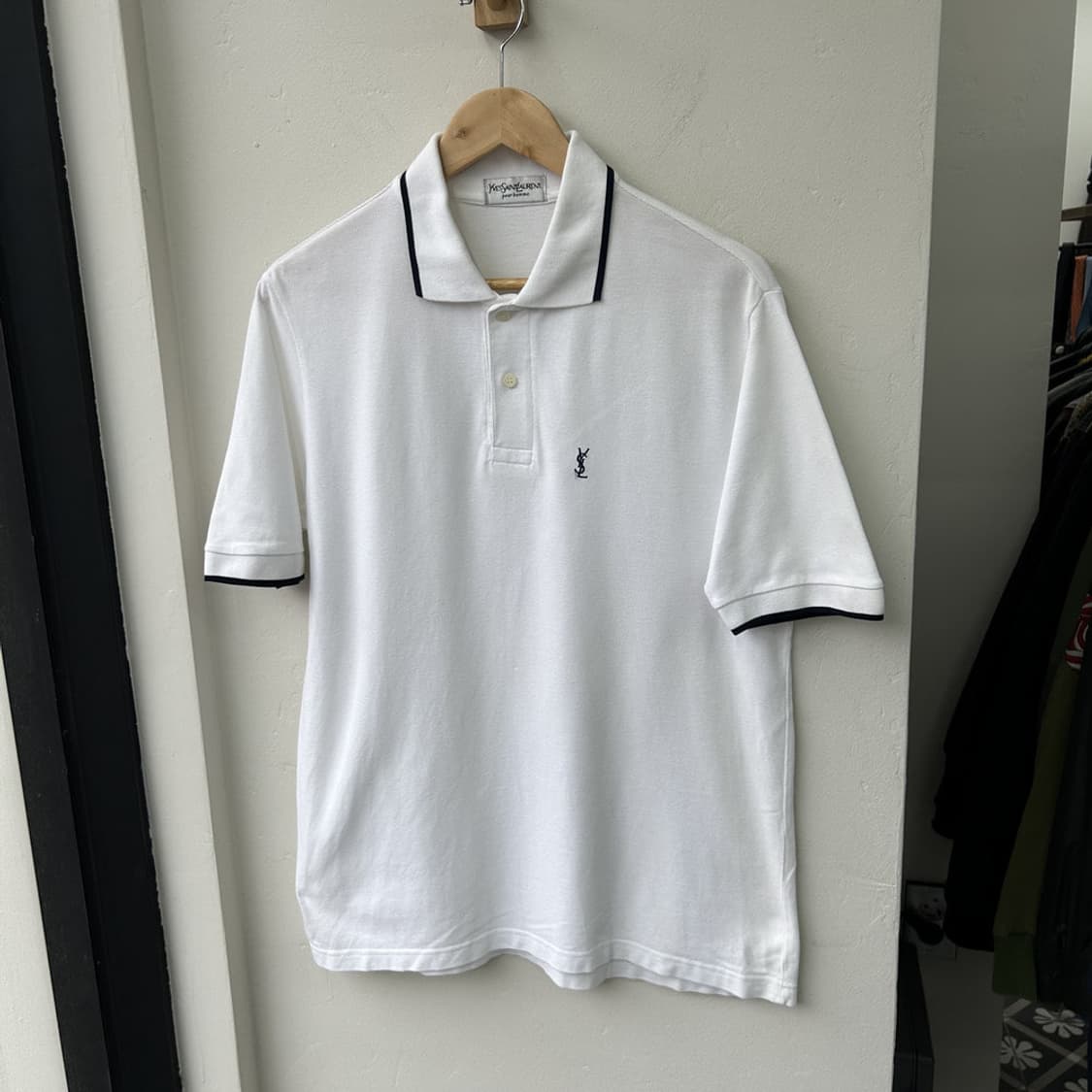 16766 - 입생로랑 화이트 반팔 카라티 상품이미지2