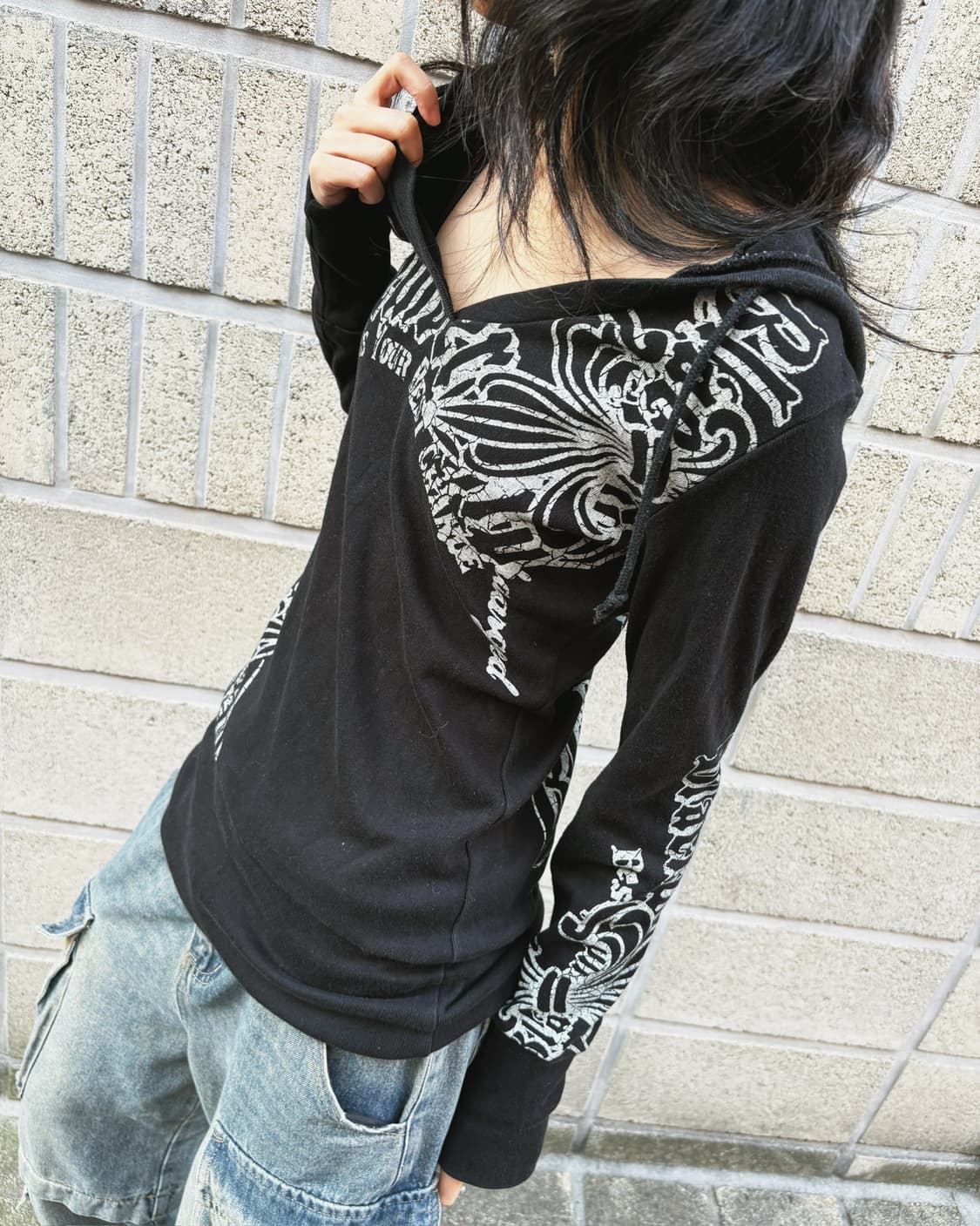 글리츠 큐빅 디테일 와이드넥 후드티 상품이미지3