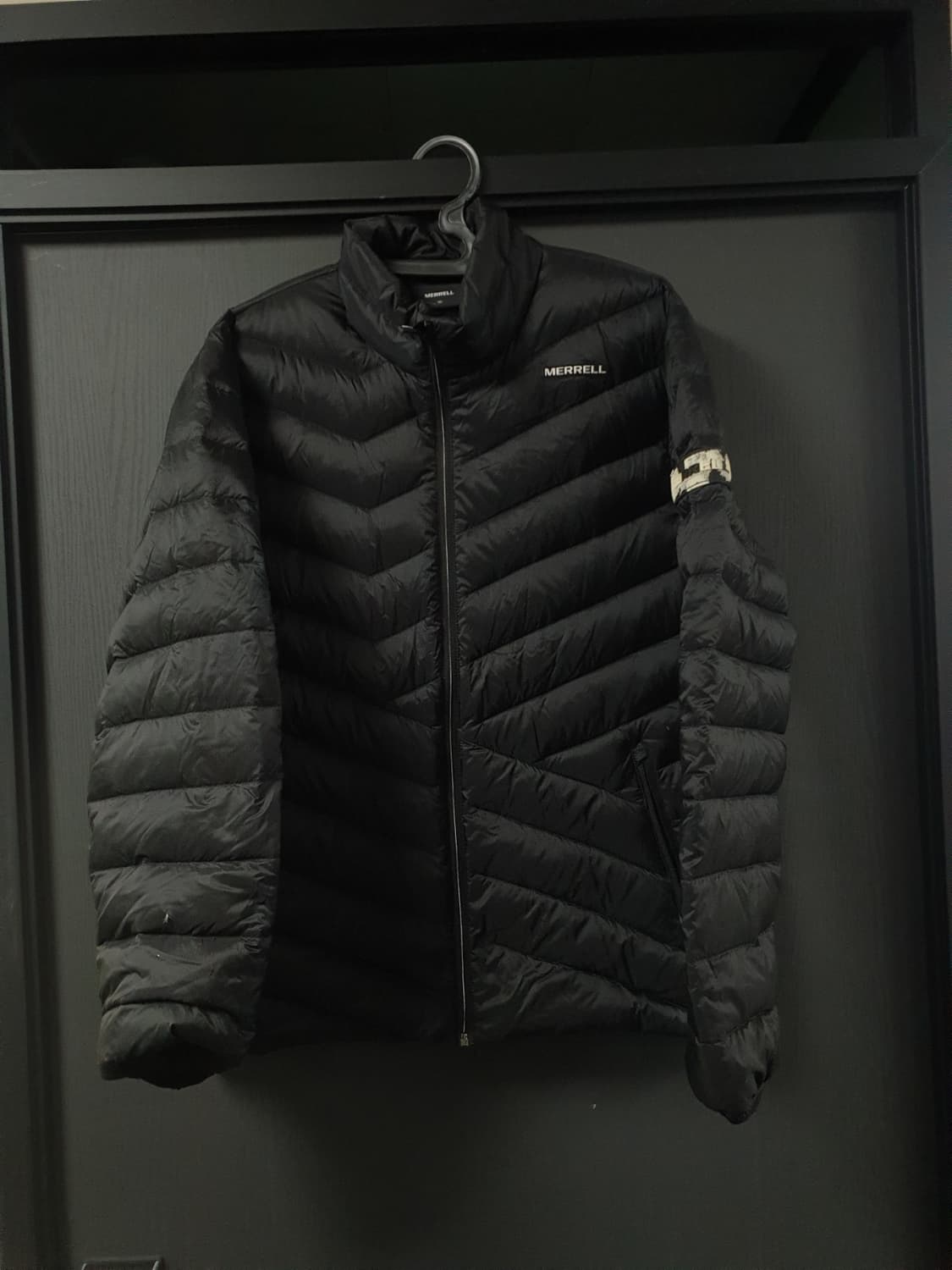 머렐 정품 구스경량패딩 105사이즈 블랙 컬러 팝니다  상품이미지1