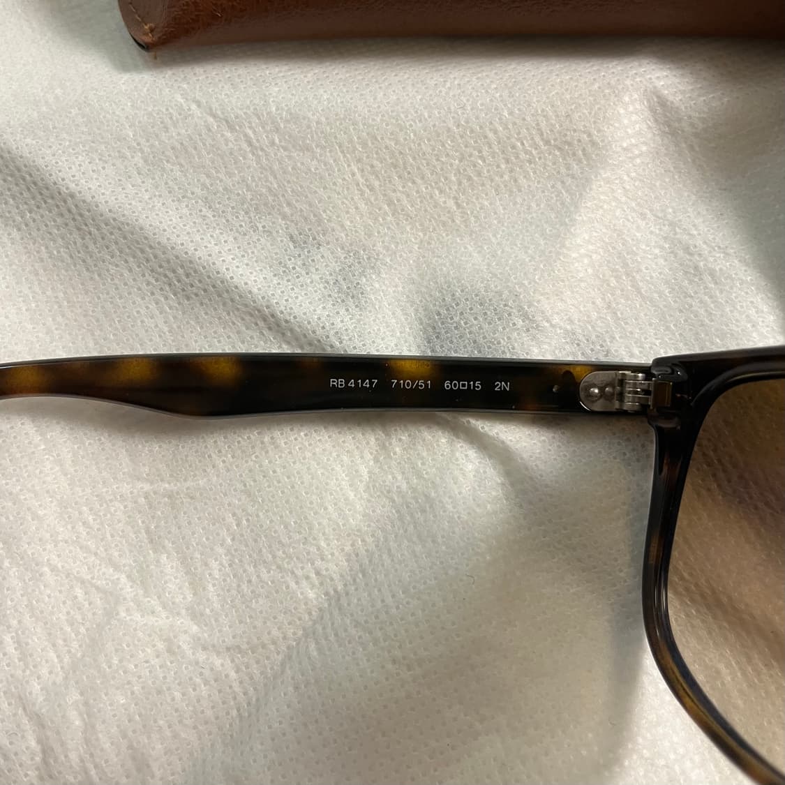 레이밴 RB 4147 보이프렌드 60-15 상품이미지4