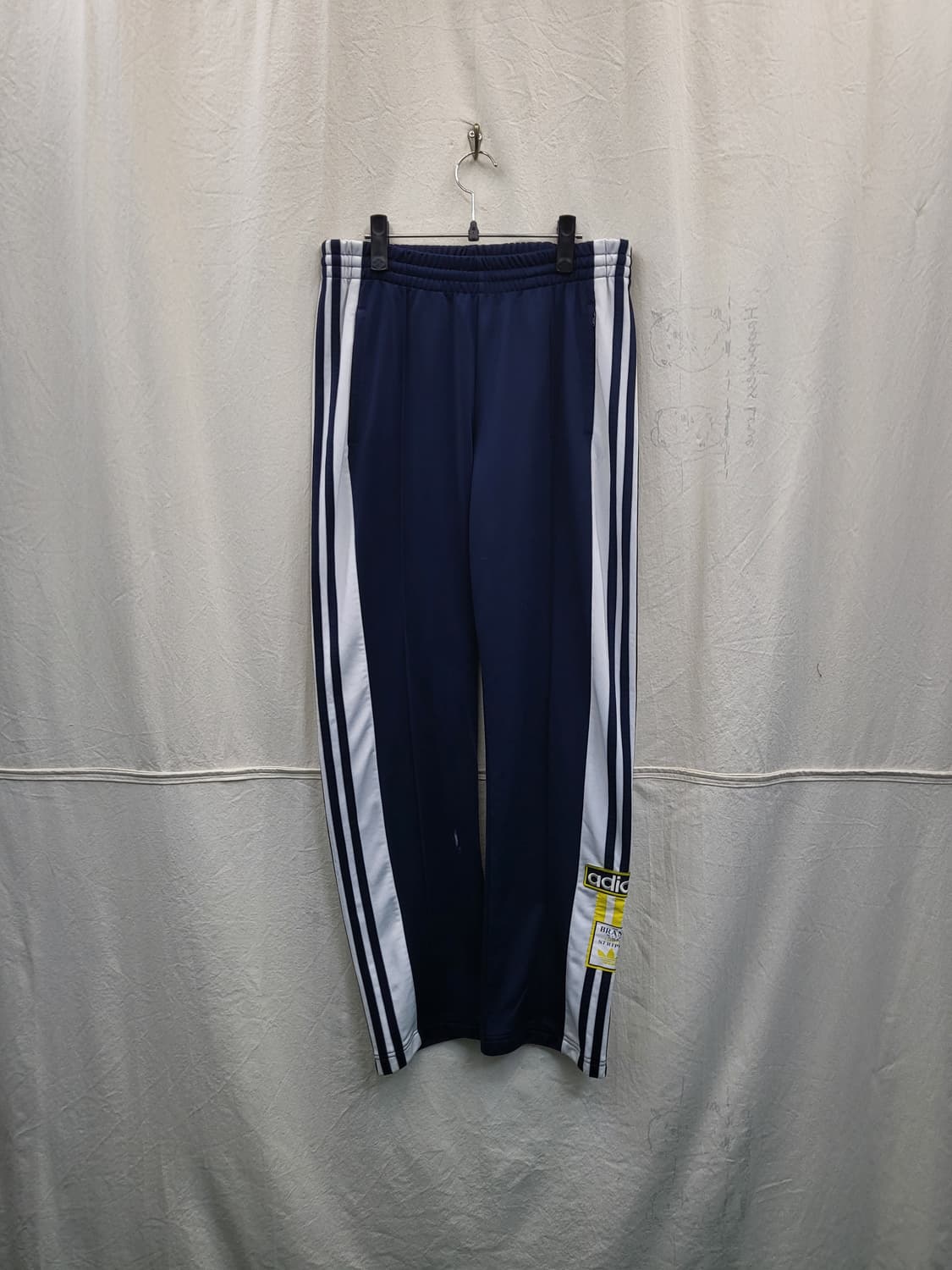 아디다스 아디브레이크 트랙 팬츠 네이비 상품이미지1