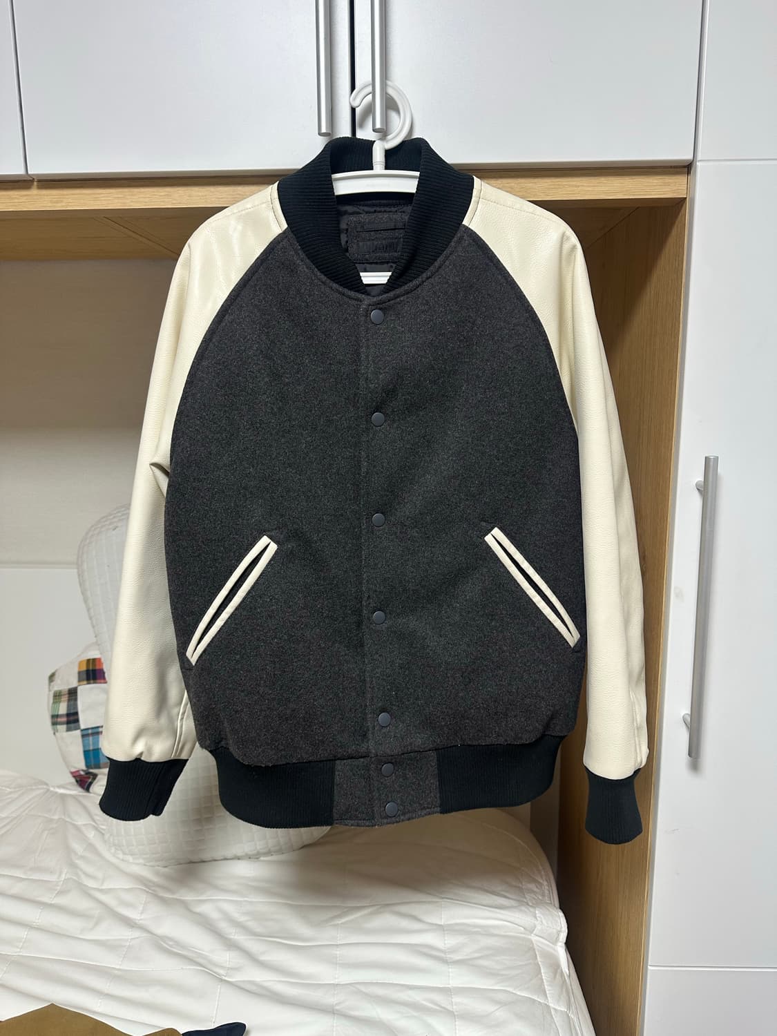 유니클로 스타디움 바시티 자켓 상품이미지1