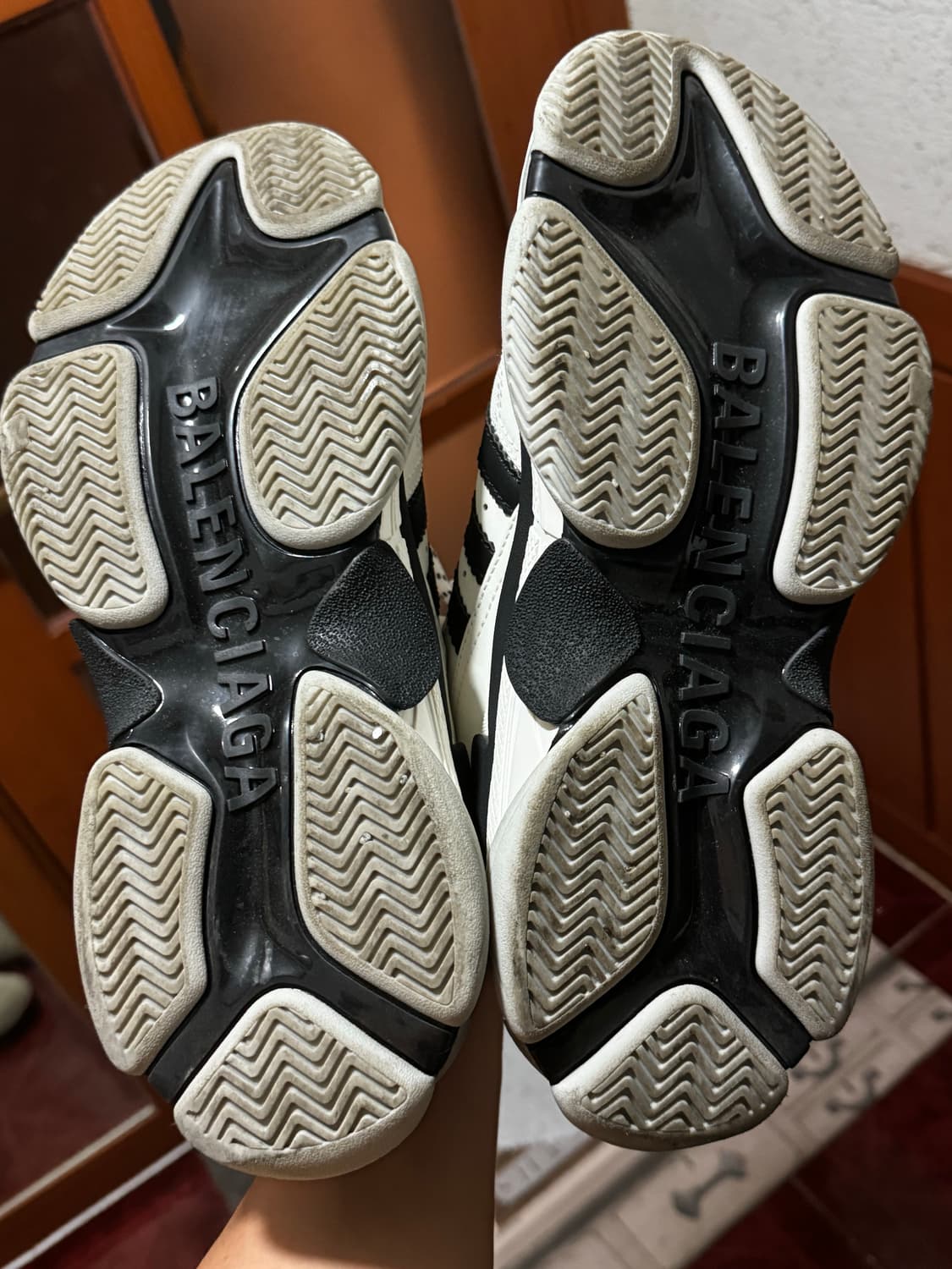 발렌시아가x아디다스 트리플s 상품이미지4