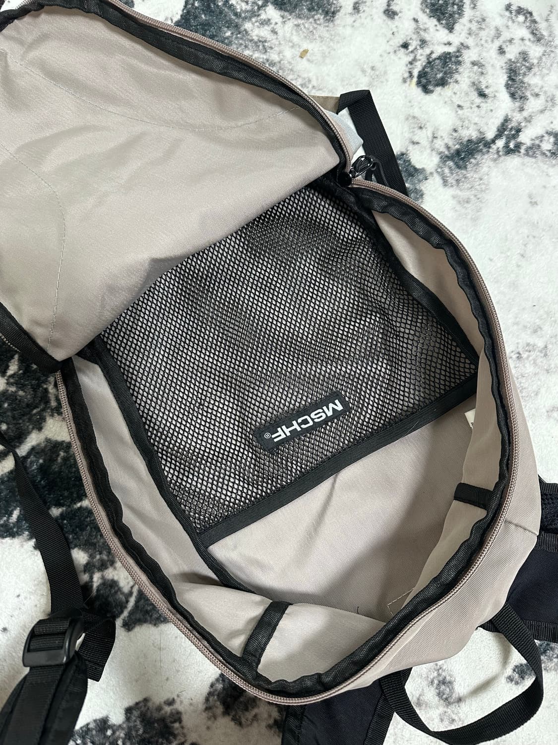 미스치프 롬버스 백팩 핑크그레이 상품이미지3