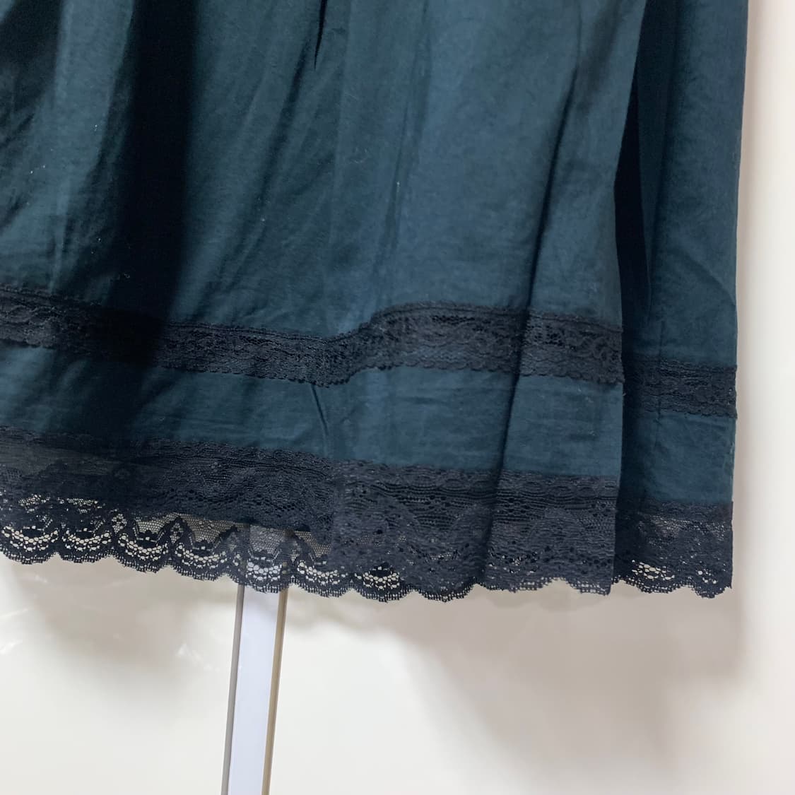 모리걸 하구미 레이스 트리밍 미디스커트 상품이미지3