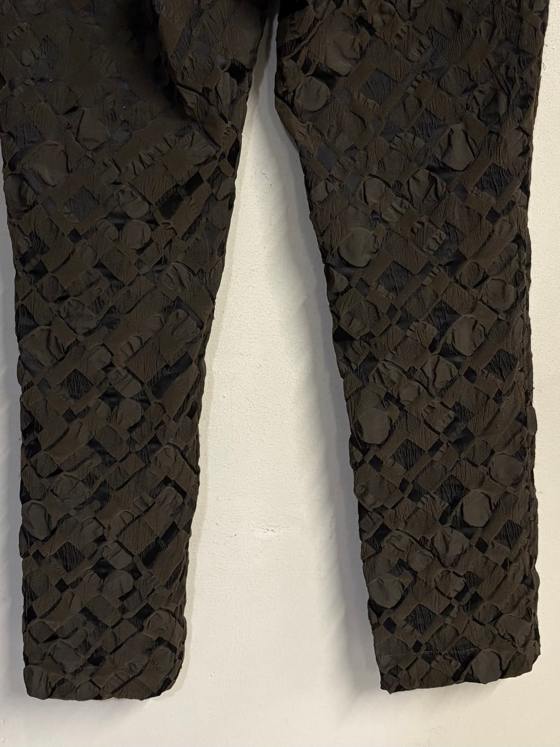 ISSEY MIYAKE textured pants  상품이미지6