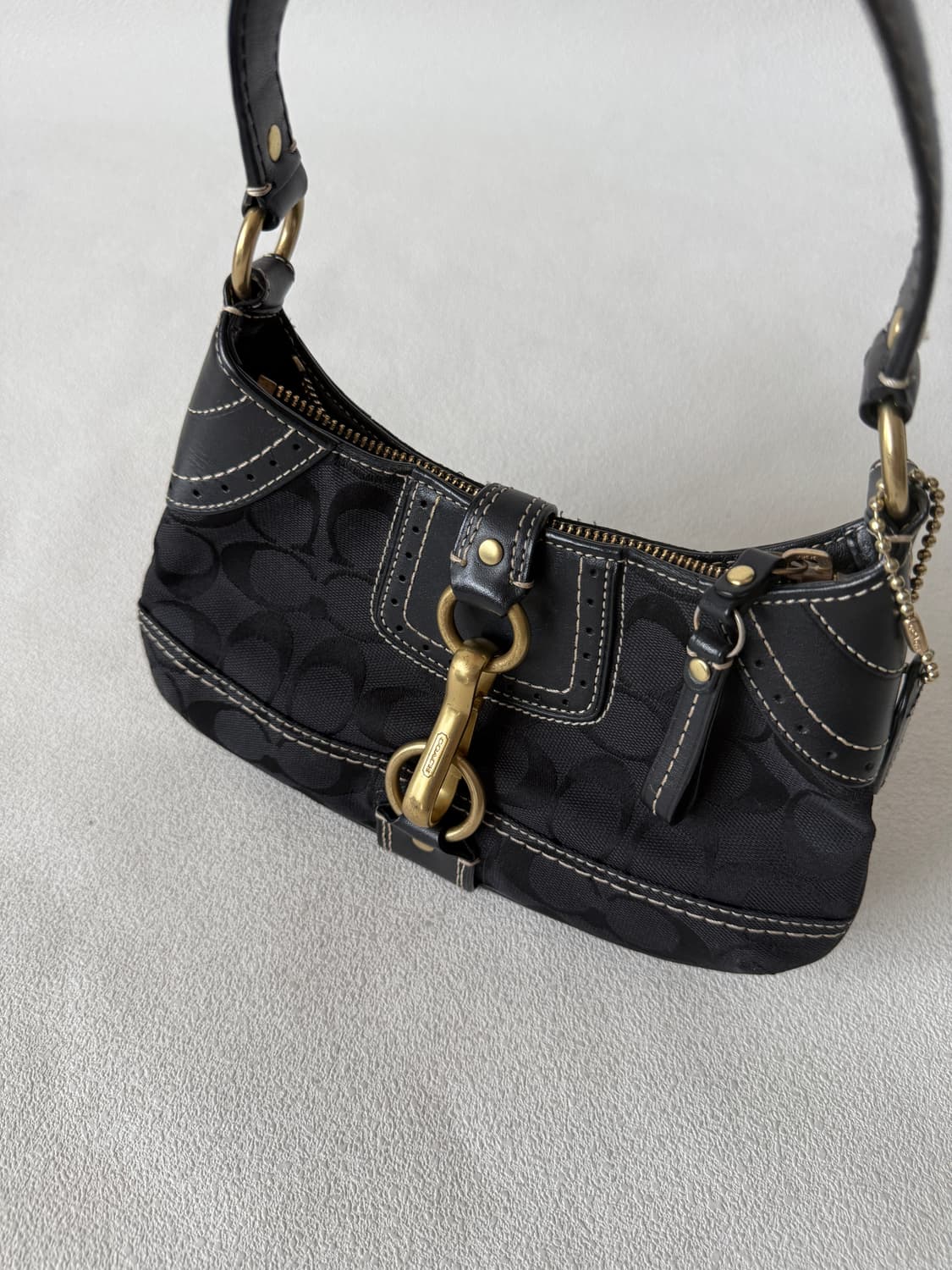 코치(COACH) 레더&모노그램 숄더백(작은 사이즈) 상품이미지5