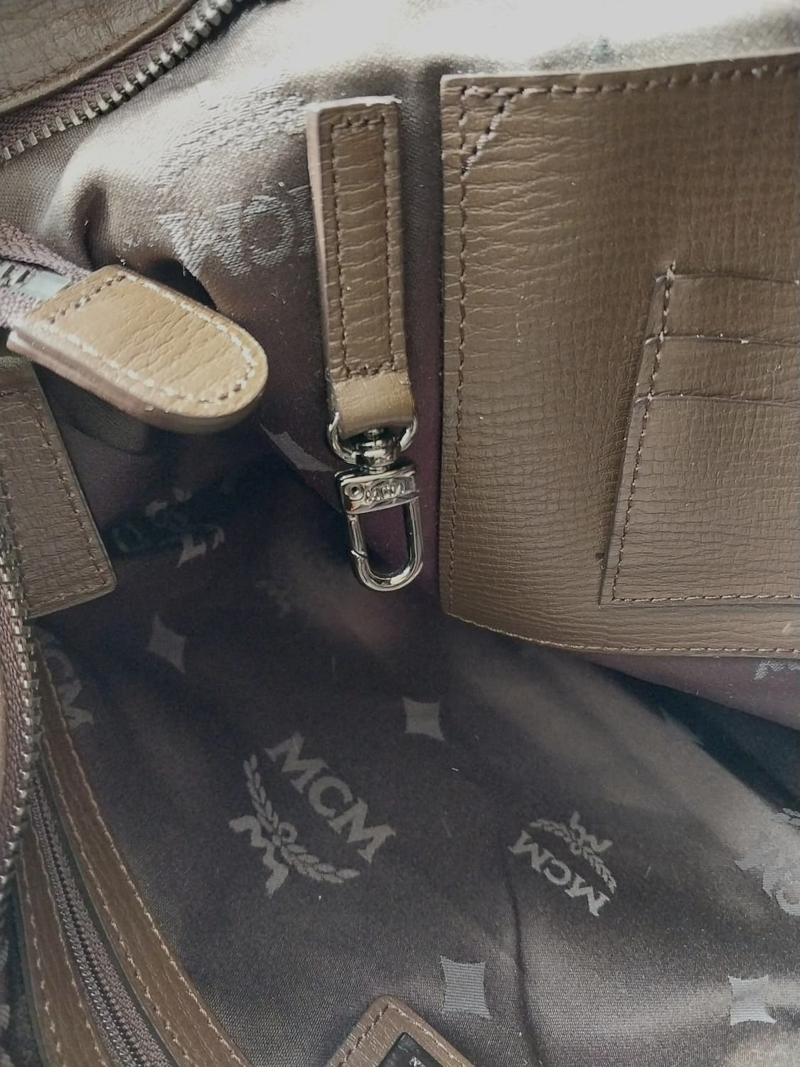 엠씨엠 비세토스 크로스백 상품이미지9