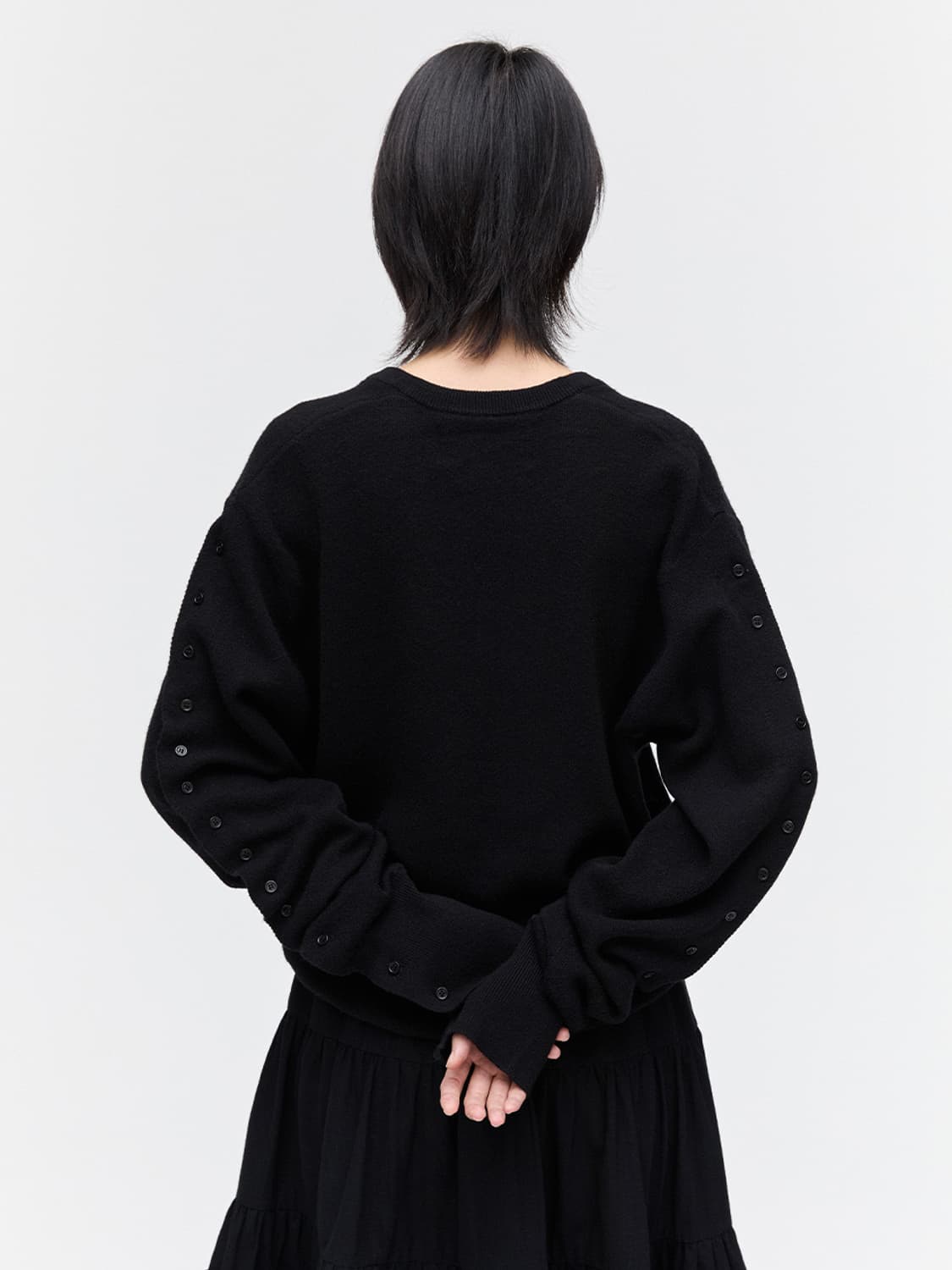 BUTTON SLEEVE V - NECK KNIT, BLACK 상품이미지6