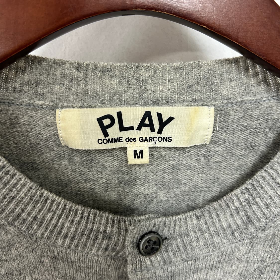 꼼데가르송 화이트 하트 와펜 니트 가디건 그레이 상품이미지6