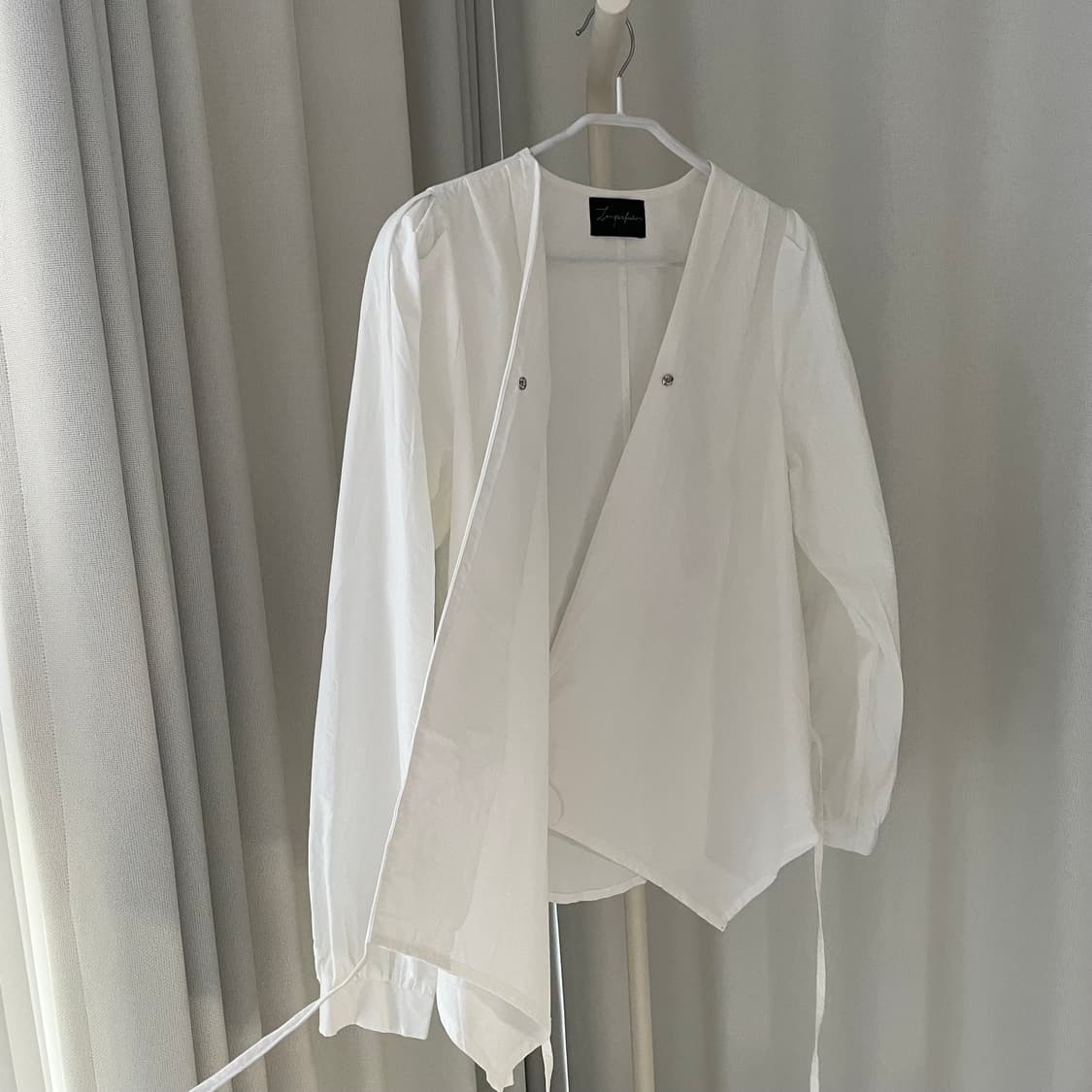 Imperfectiom 랩 블라우스 상품이미지4