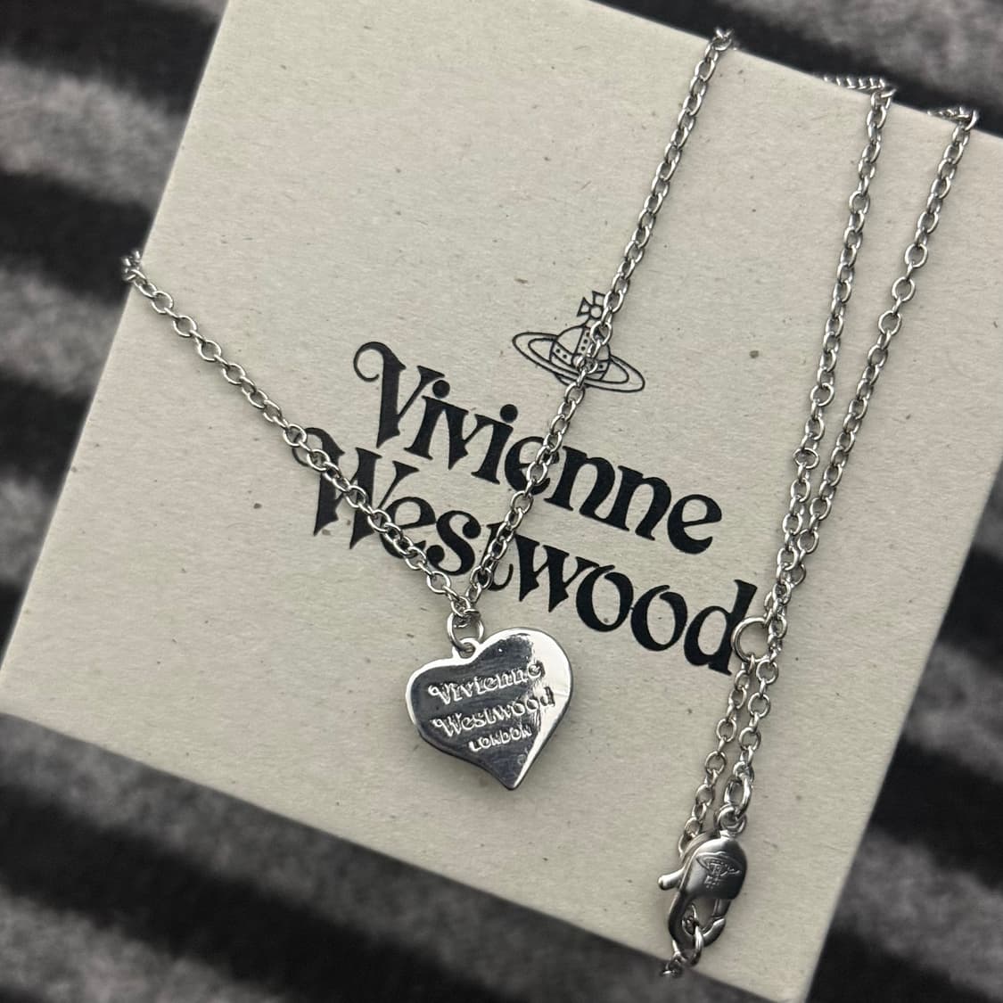 비비안웨스트우드 페트라 하트 실버 목걸이 상품이미지2