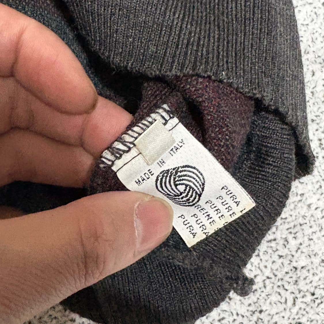 폴앤샤크 빈티지 패턴 브이넥 니트 상품이미지6