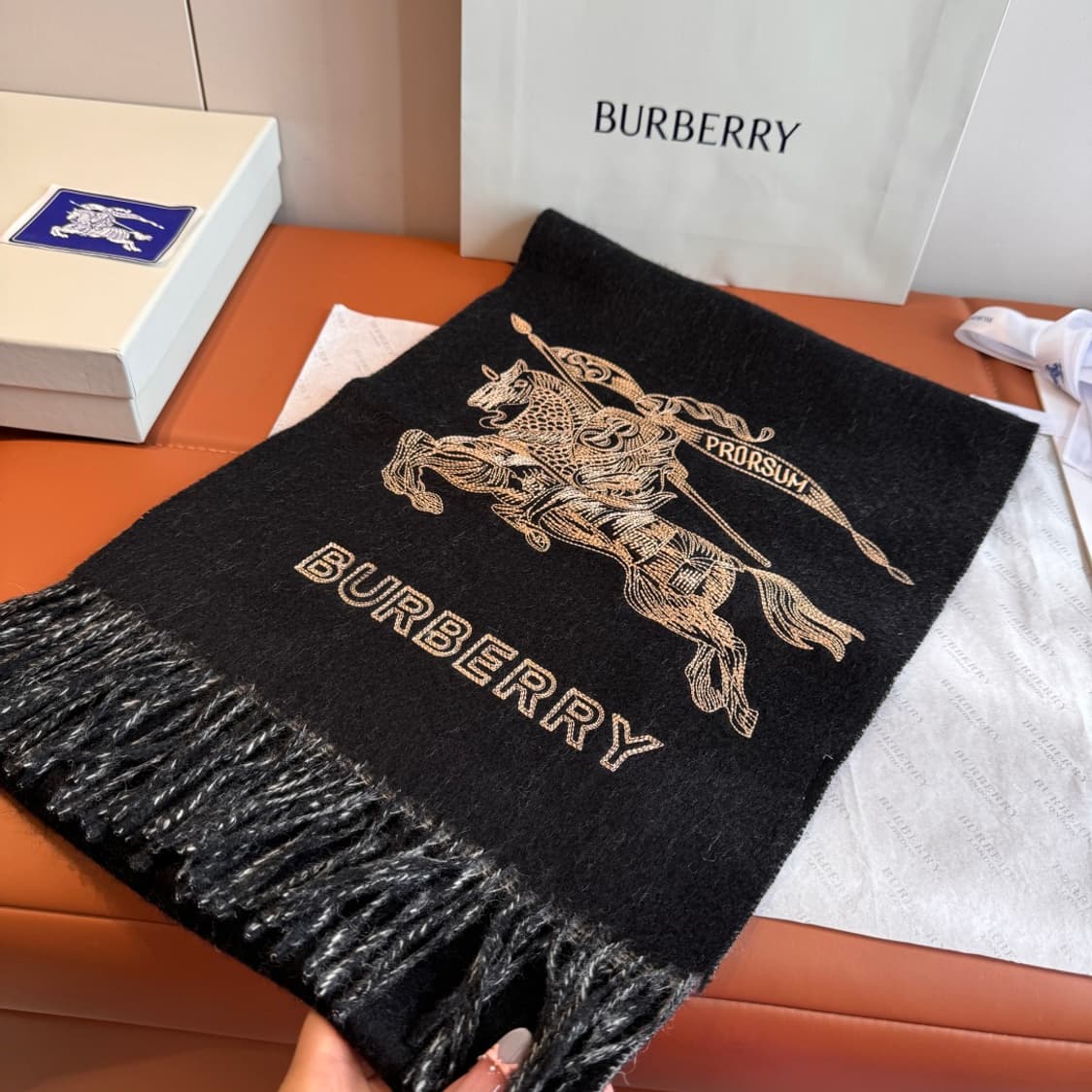 버버리 양면 머플러 램스울 100% 추동 단품
 상품이미지3