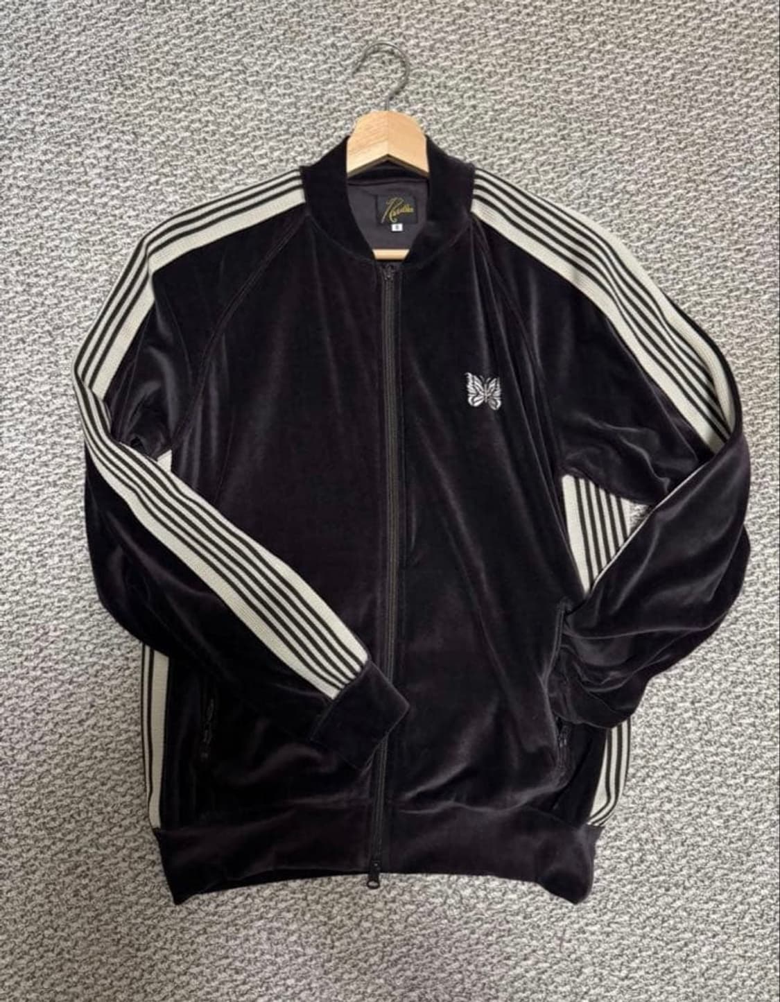 니들스 C/PE 벨루어 립 칼라 트랙 자켓 차콜 상품이미지2