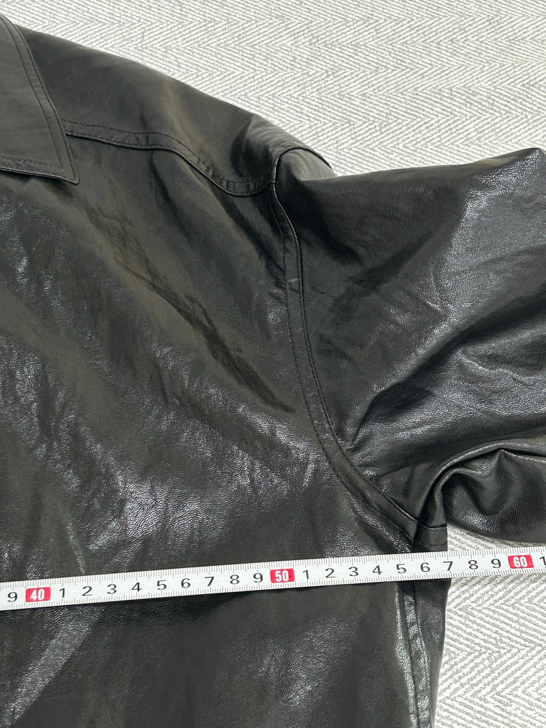 르와 L’oie 블랙 에코레더 숏 가죽자켓 집업점퍼 여성 F 루즈핏 상품이미지9