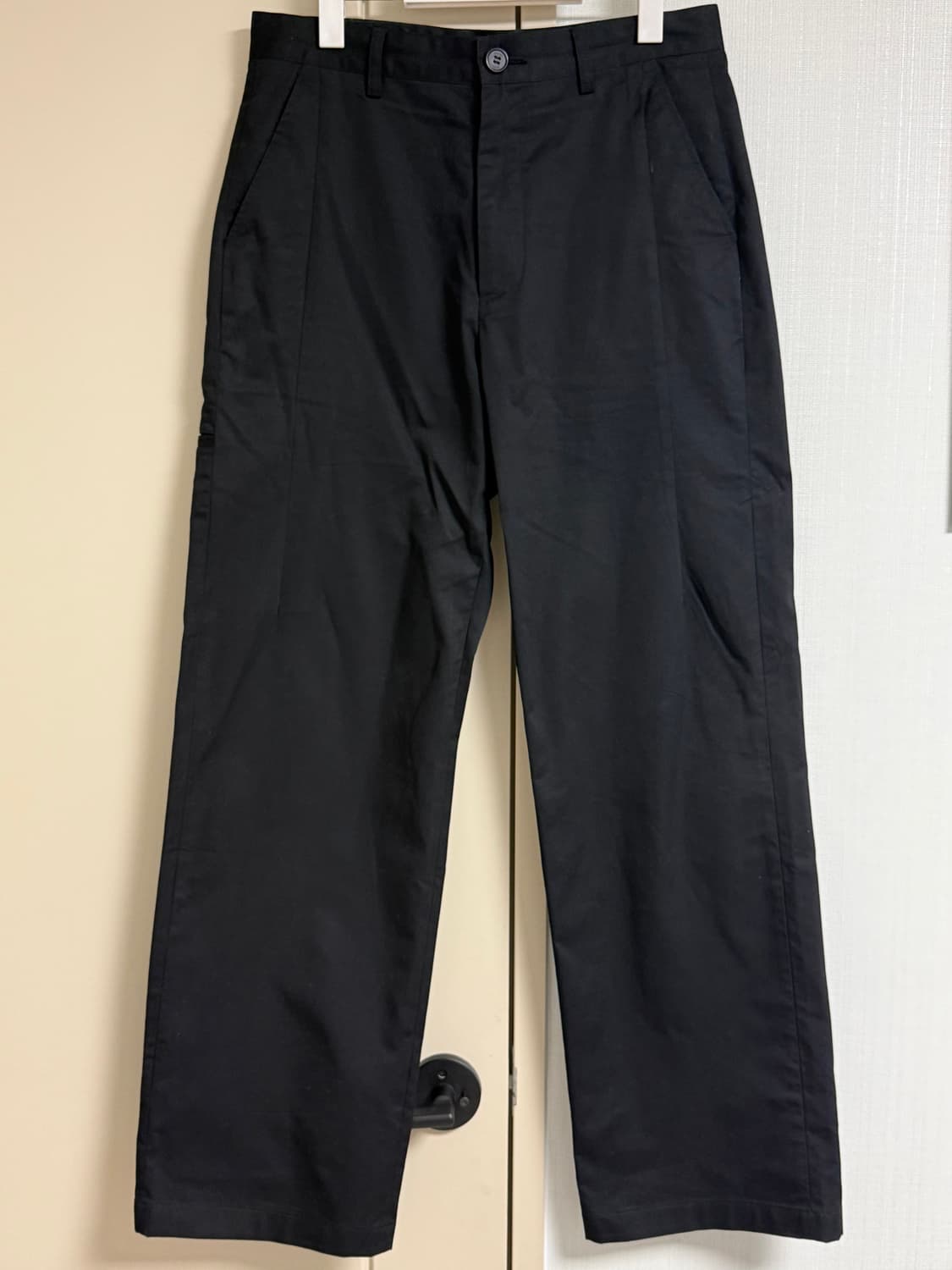 [L] 파세르 백 포켓 치노 팬츠 블랙 상품이미지2