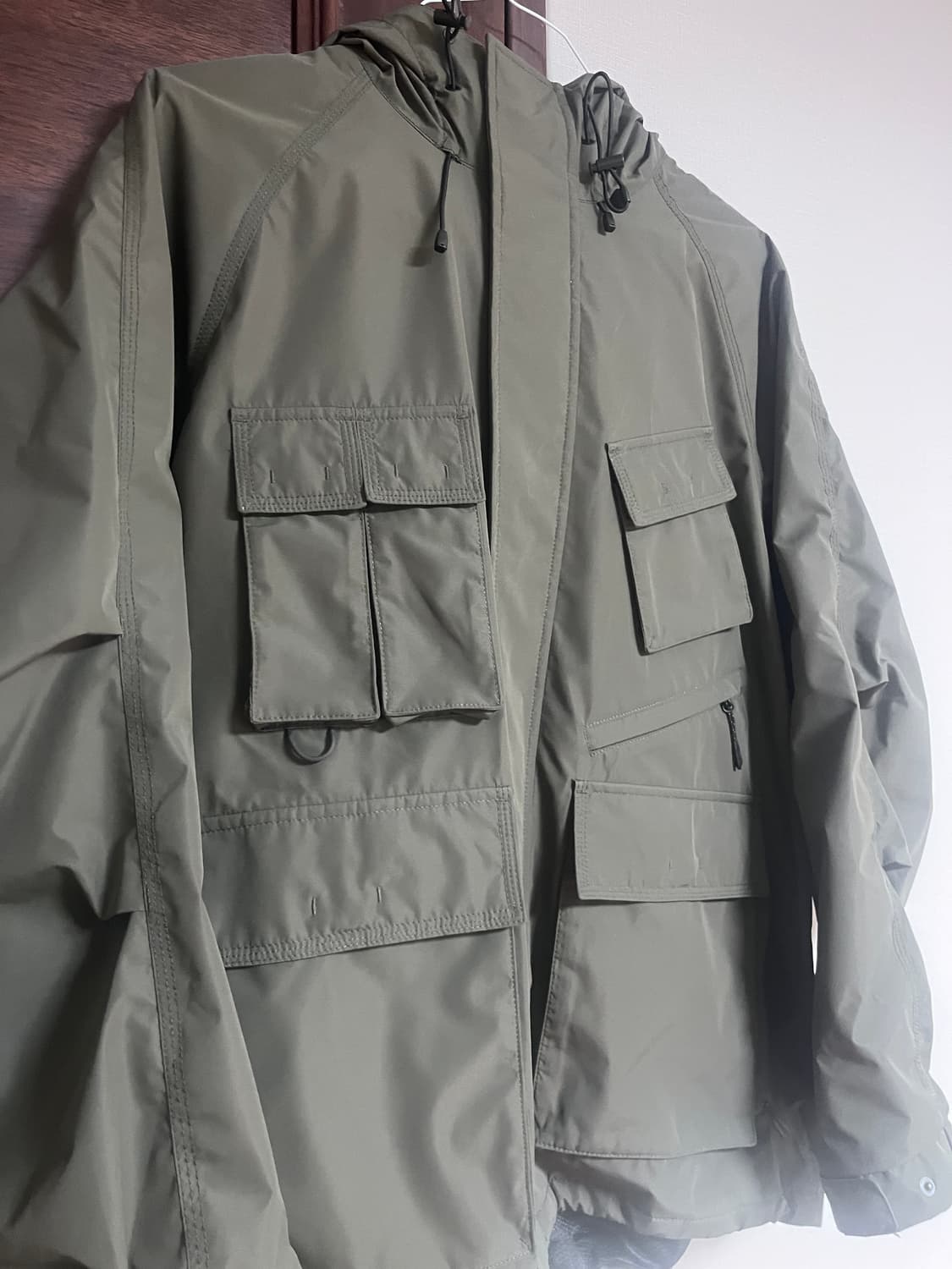 무신사 스탠다드 시티 레저 멀티 포켓 윈드브레이커 재킷 [머드 그레이] 상품이미지3