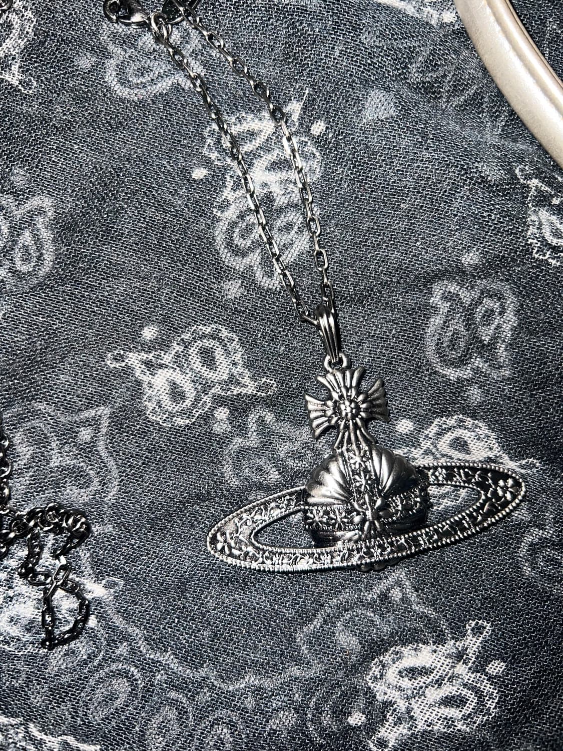 비비안웨스트우드 고딕 orb 목걸이 상품이미지3