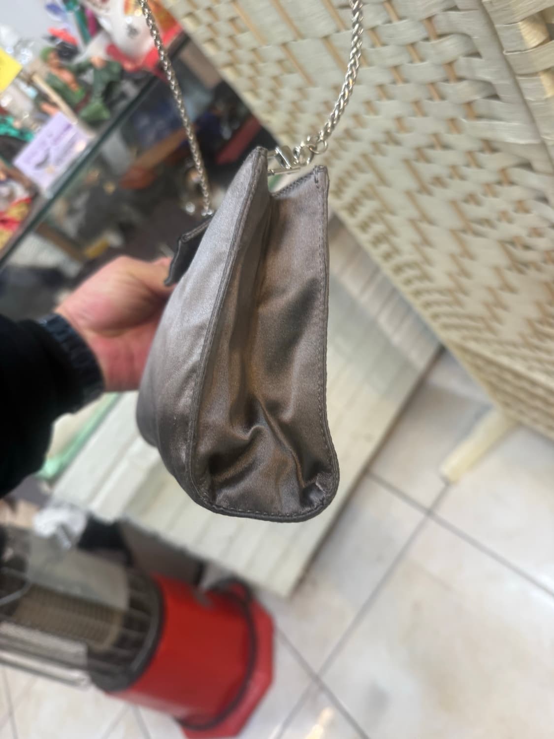 정품 프라다 실크 미니 체인 크로스백 팝니다 상품이미지5