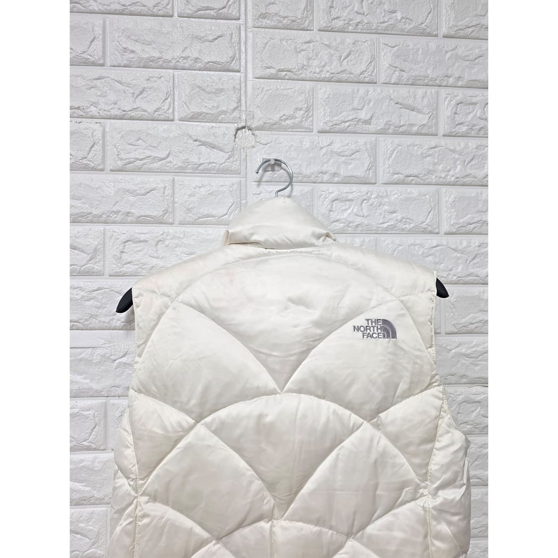 택포// 노스페이스 여성 패딩 베스트 M 상품이미지3