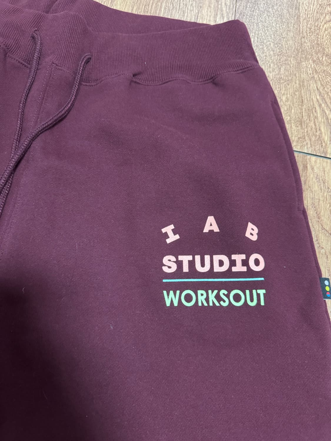 아이앱 웍스아웃 콜라보 조거 팬츠 팝니다 상품이미지2