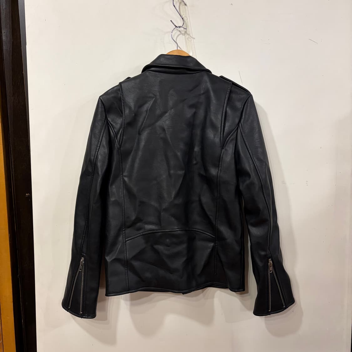 라드뮤지션 에코레더 사선자켓 상품이미지3