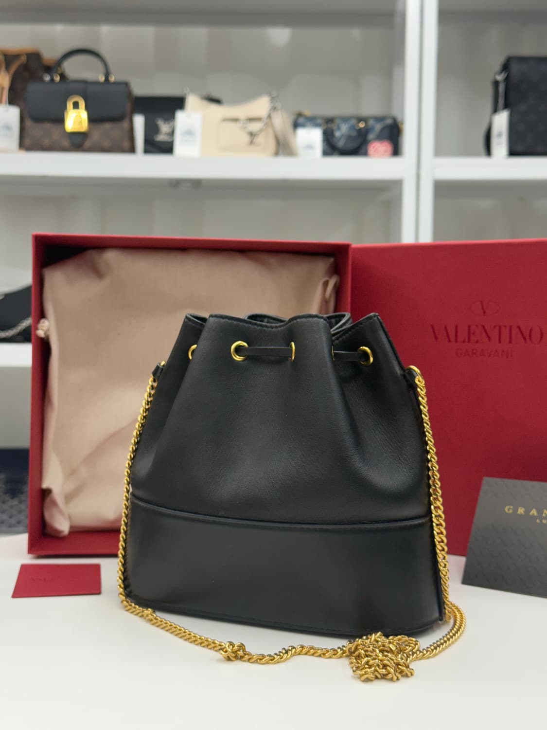 [미니] 발렌티노 시그니처 체인 버킷백 상품이미지2