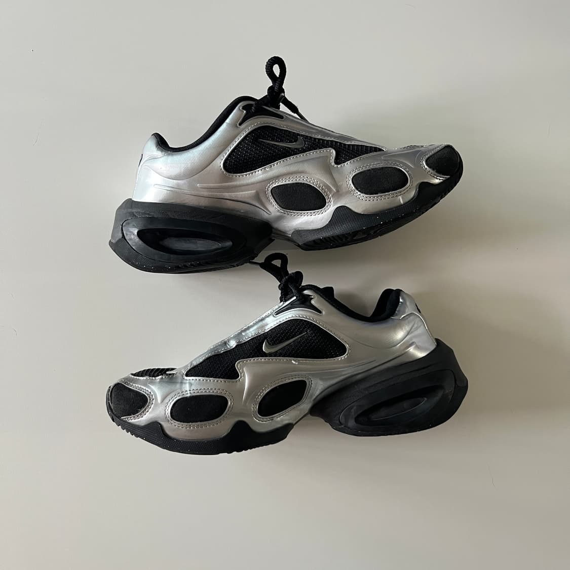 NIKE Air Max Muse Black Metallic Silver 상품이미지3