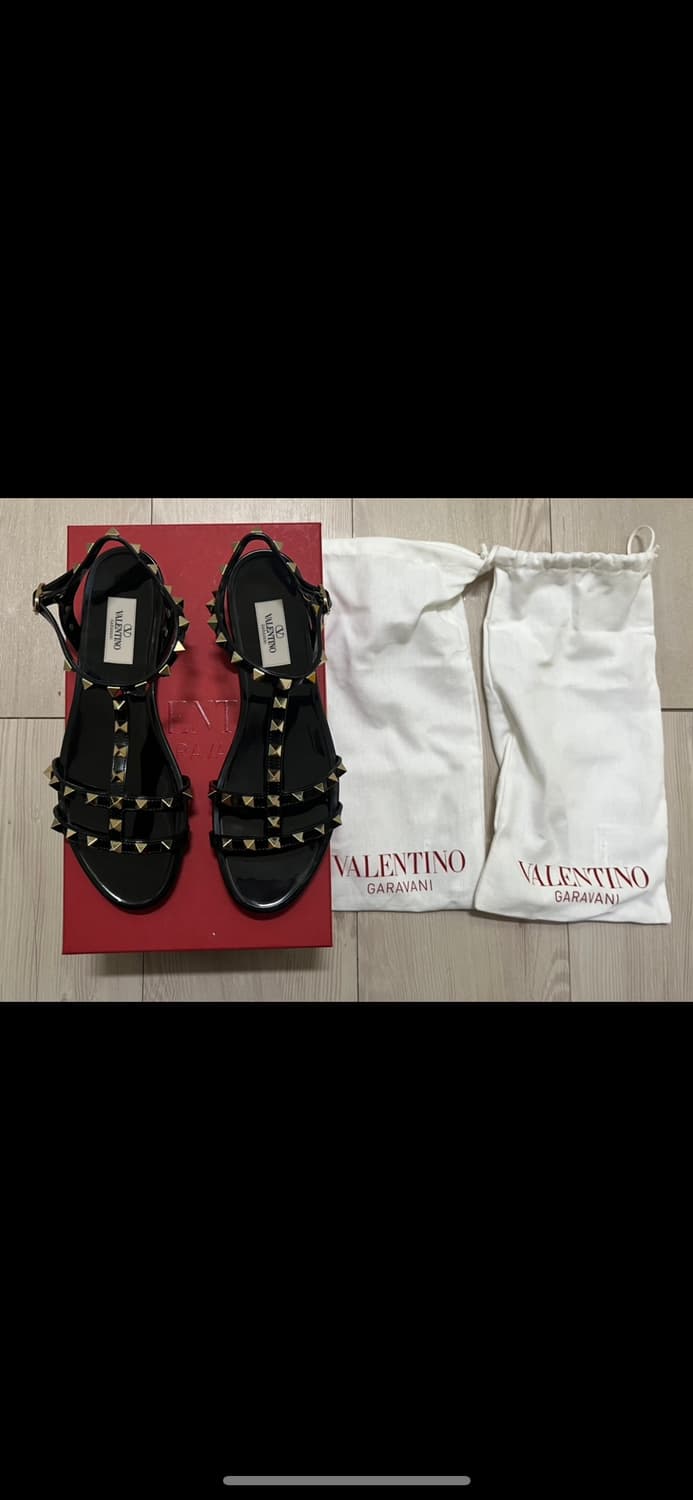 발렌티노 락스터드 플랫 샌들 250mm 상품이미지3