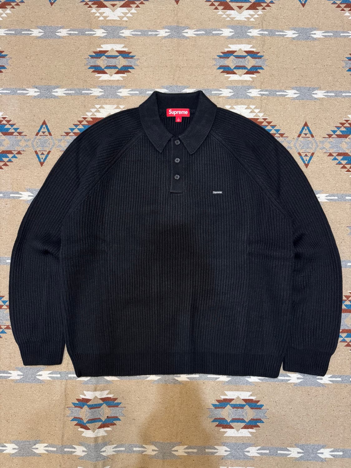 [L] 슈프림 스몰 박스 폴로 스웨터 블랙 - 25FW 상품이미지2