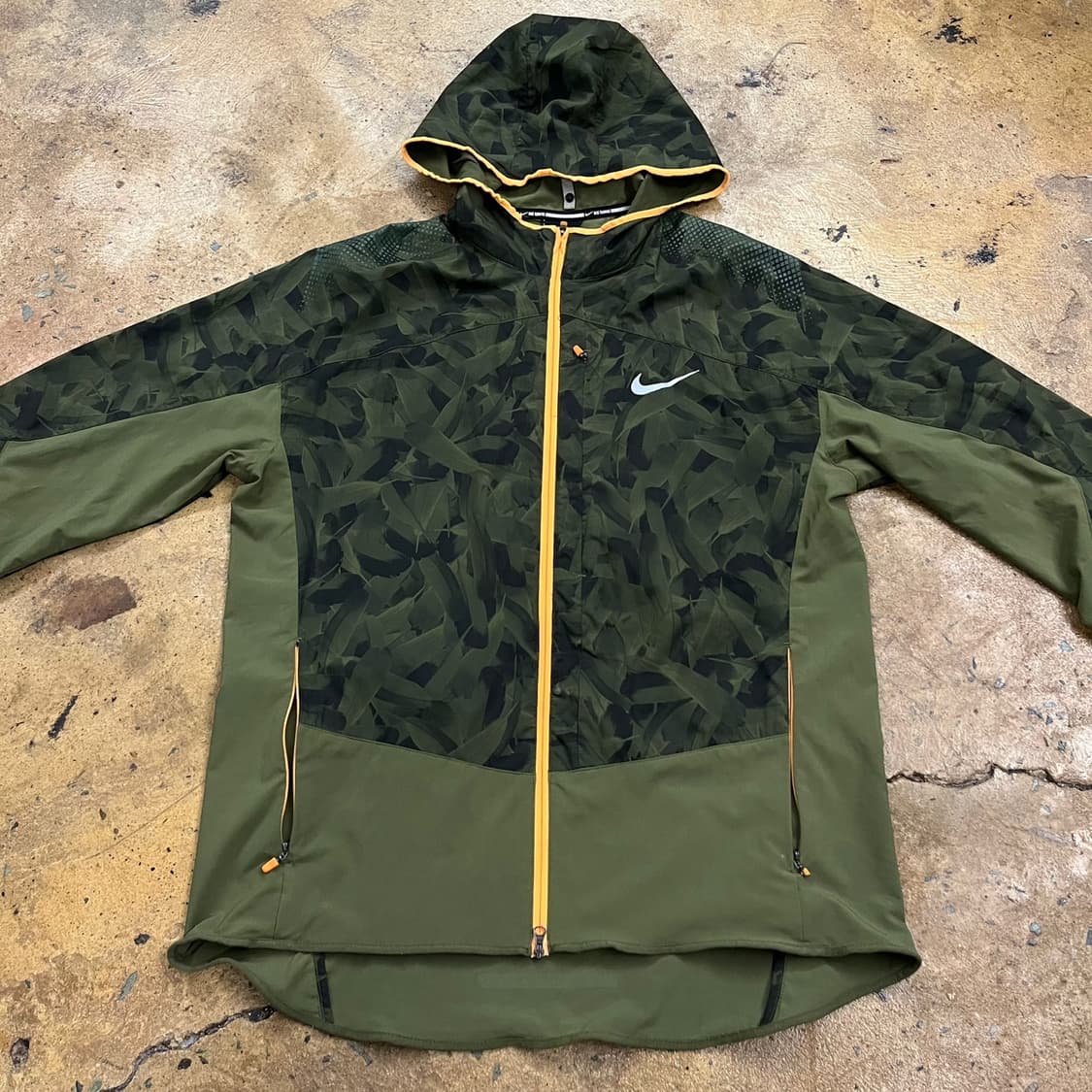 [정품/100,L] 나이키 러닝 카모 스카치 바람막이 후드집업 b15 상품이미지3