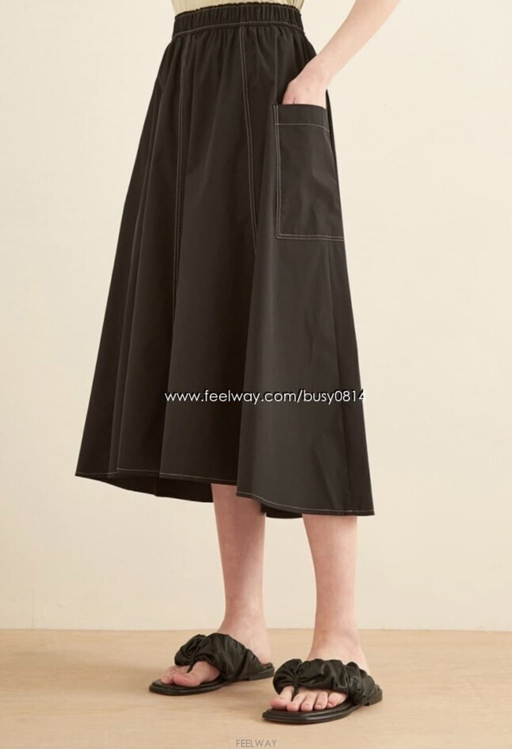 한섬 더캐시미어 2022 블랙 빅포켓 플레어 스커트 67-94사이즈 상품이미지1
