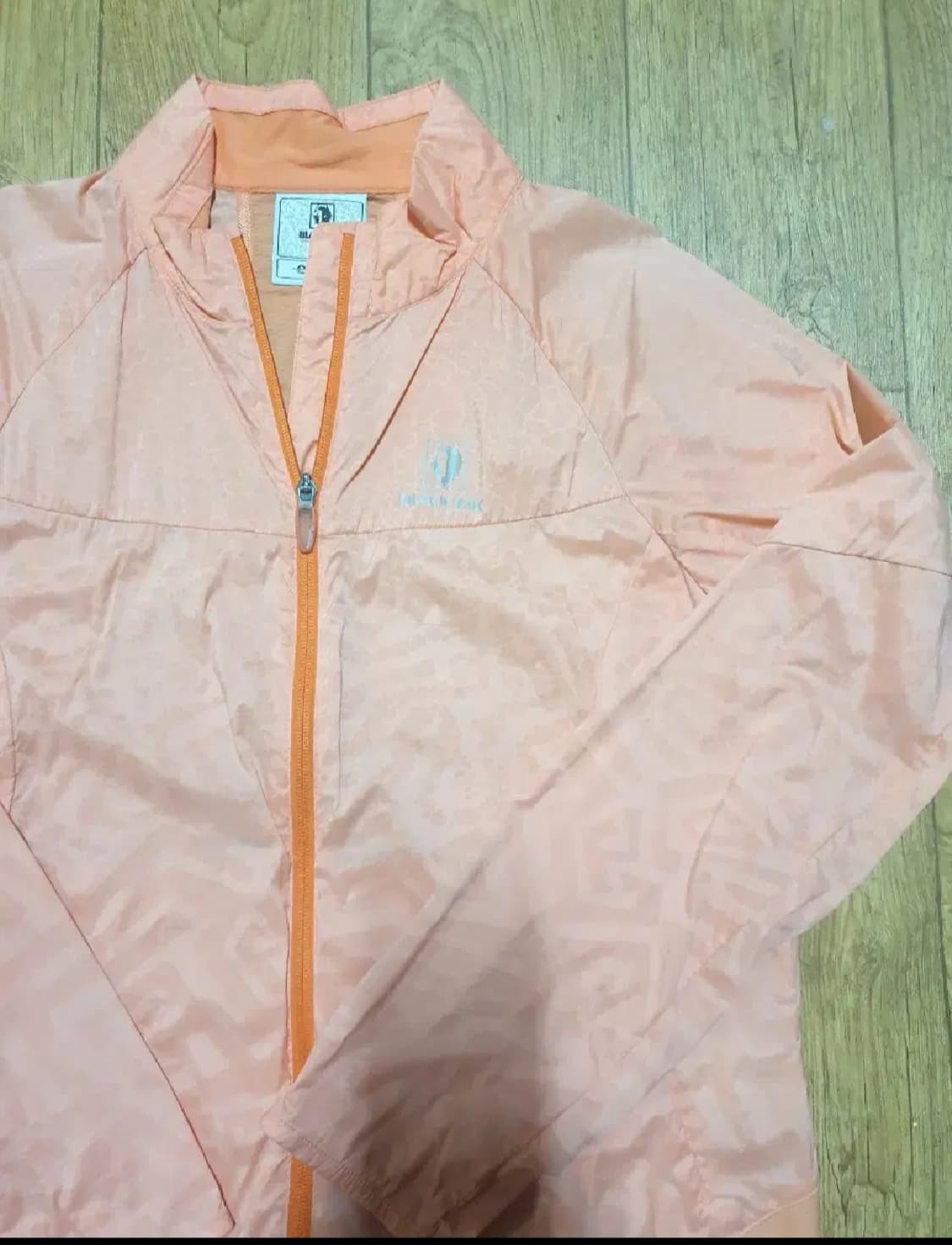 블랙야크 바람막이 100 사이즈입니다 상품이미지3