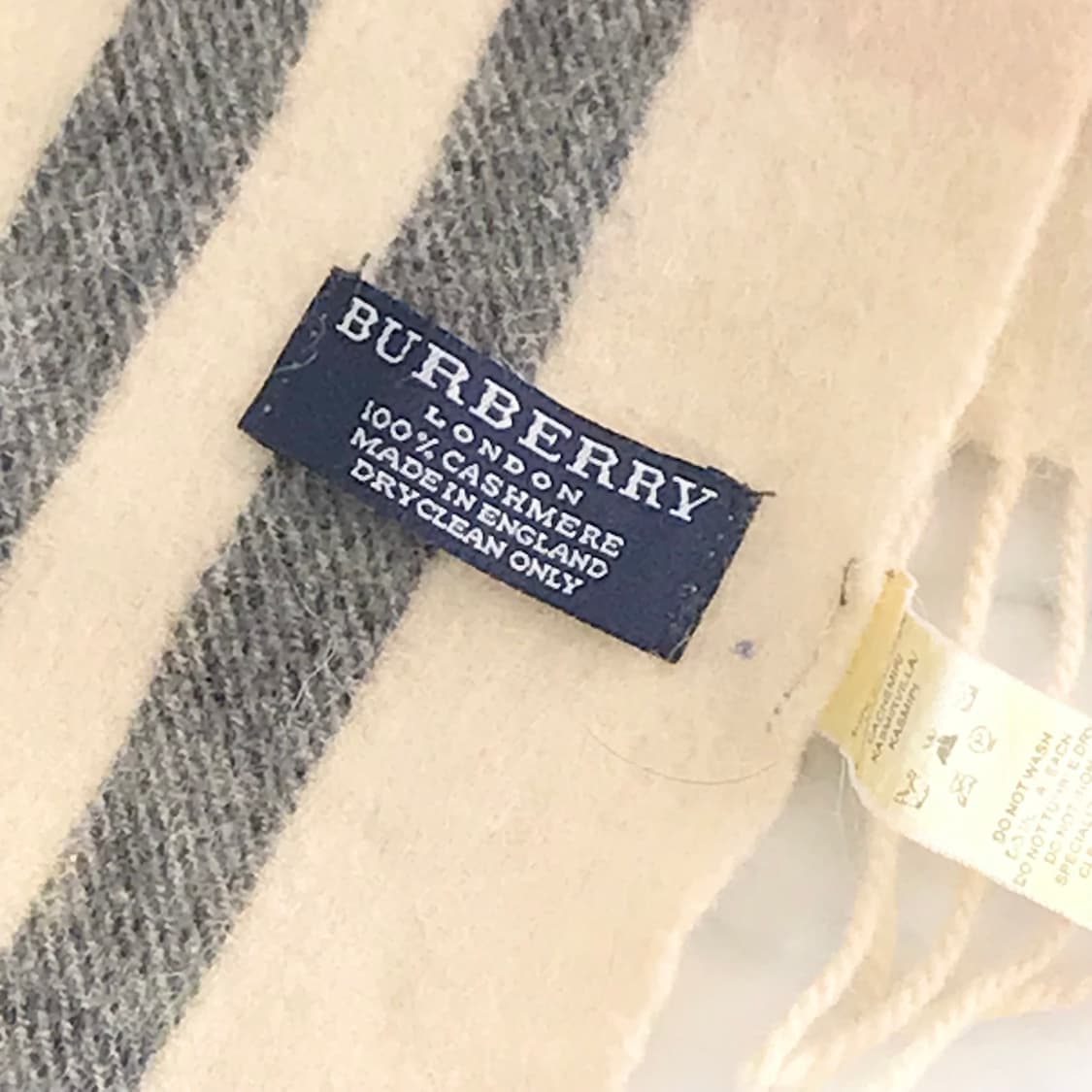 버버리 아이보리 캐시미어 머플러 남녀공용 상품이미지4