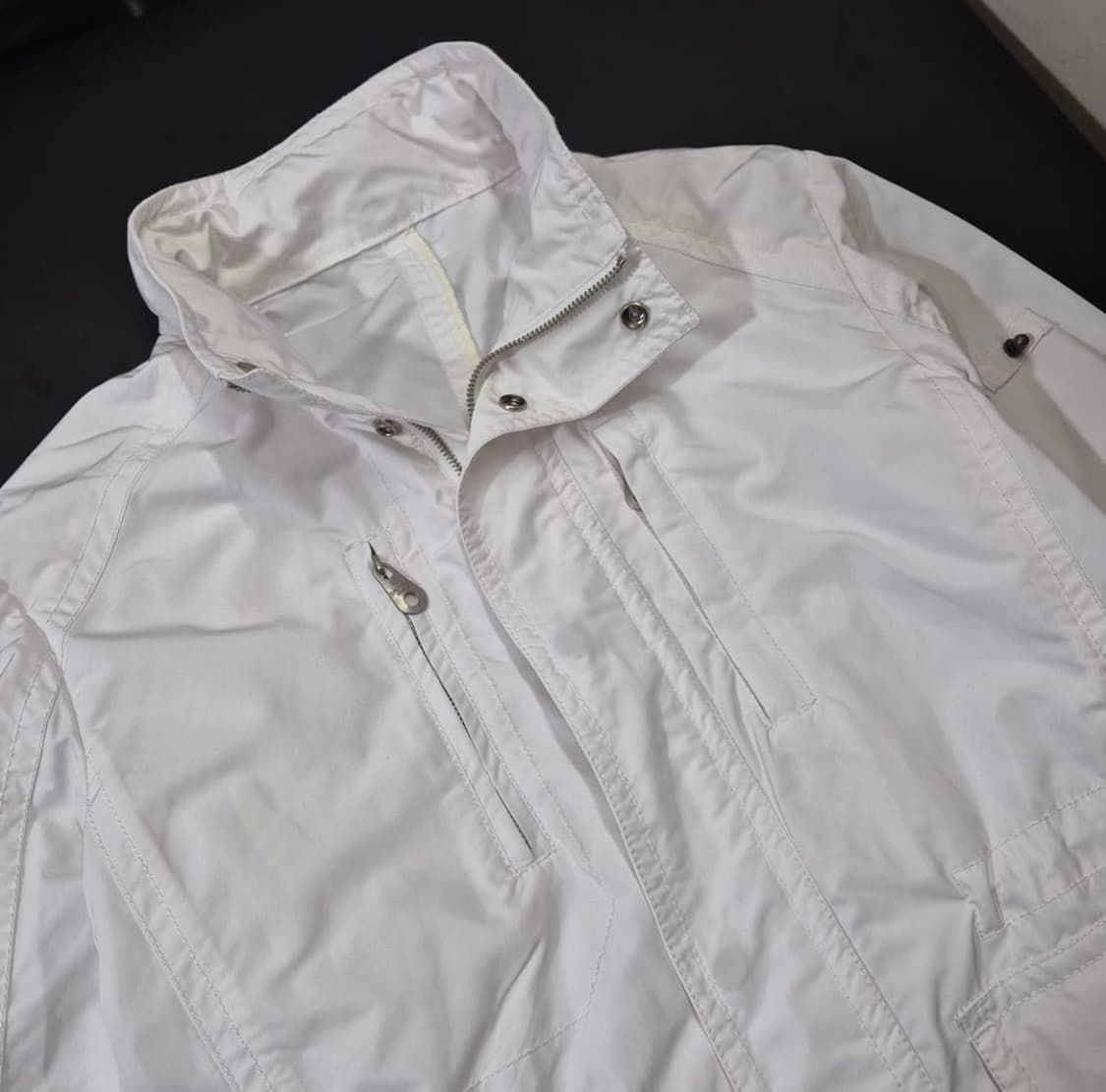 시리즈 화이트 바람막이 자켓  상품이미지1
